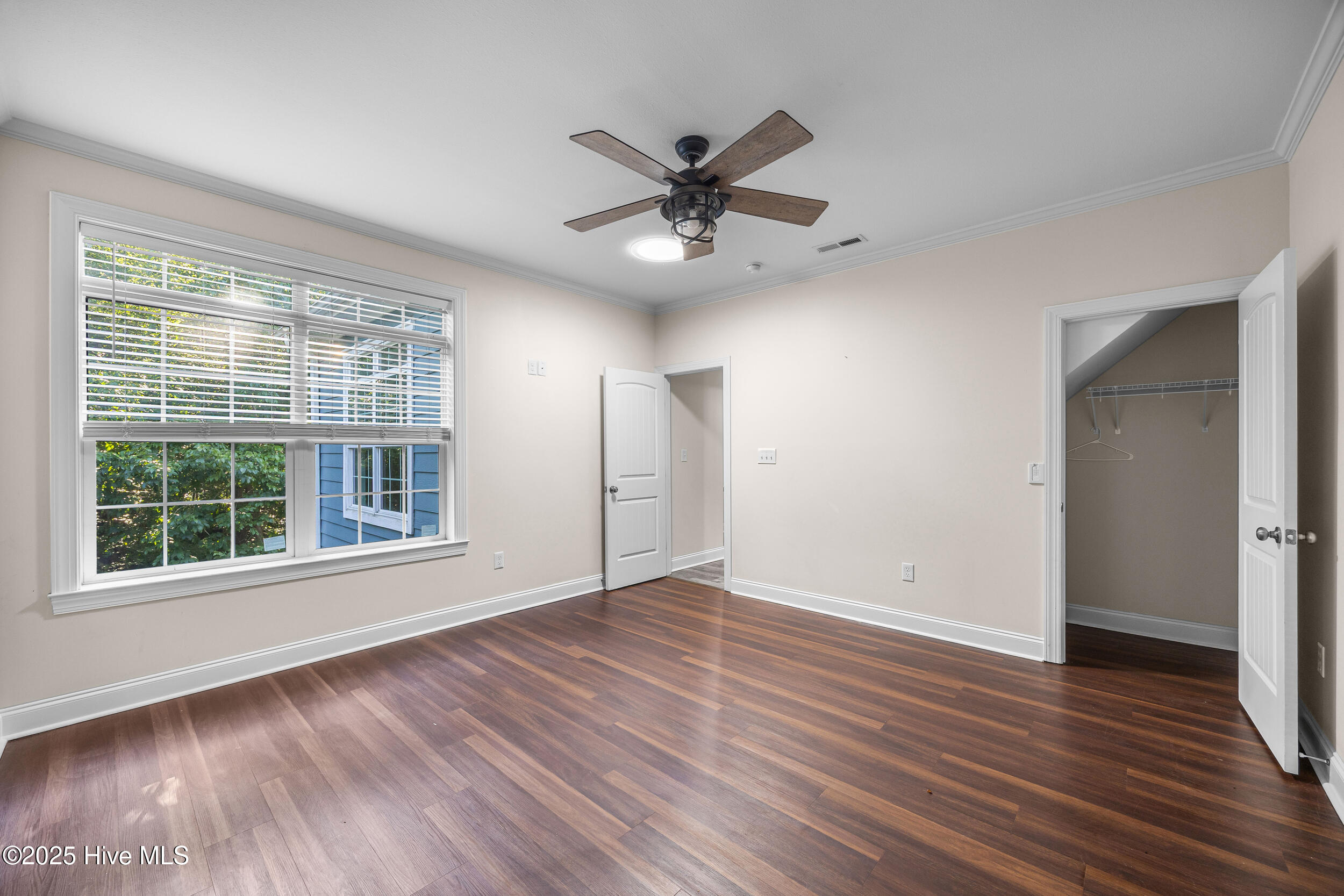 100528146 | Photo 30