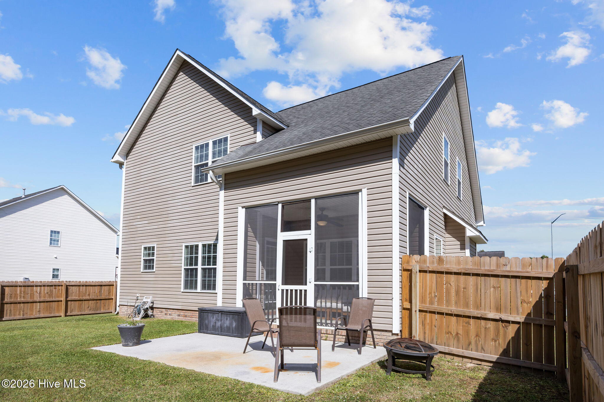 100569646 | Photo 48