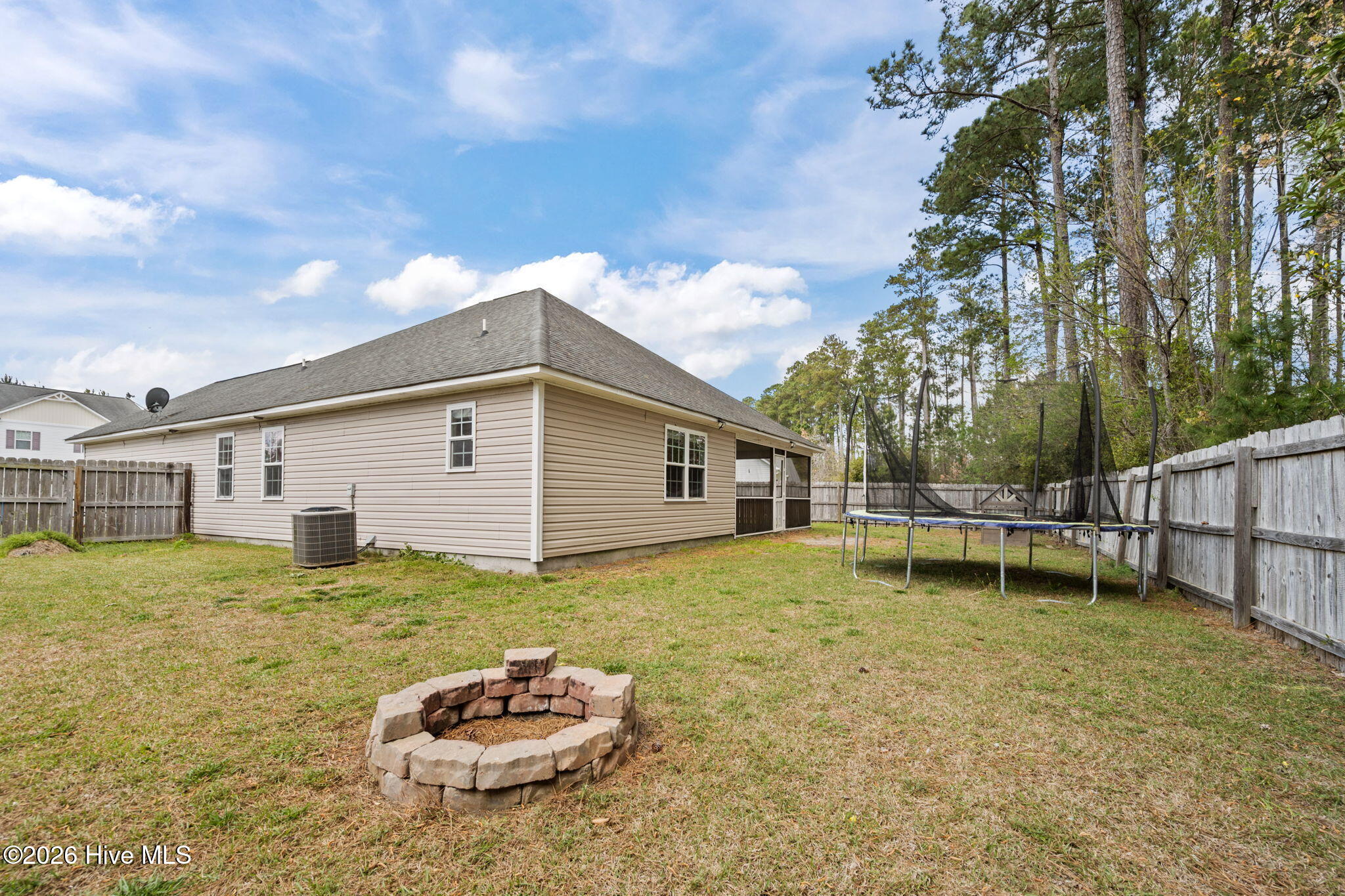 100565061 | Photo 44