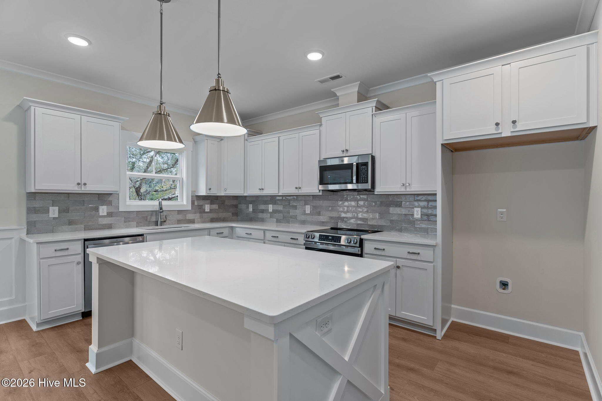 100553165 | Photo 17