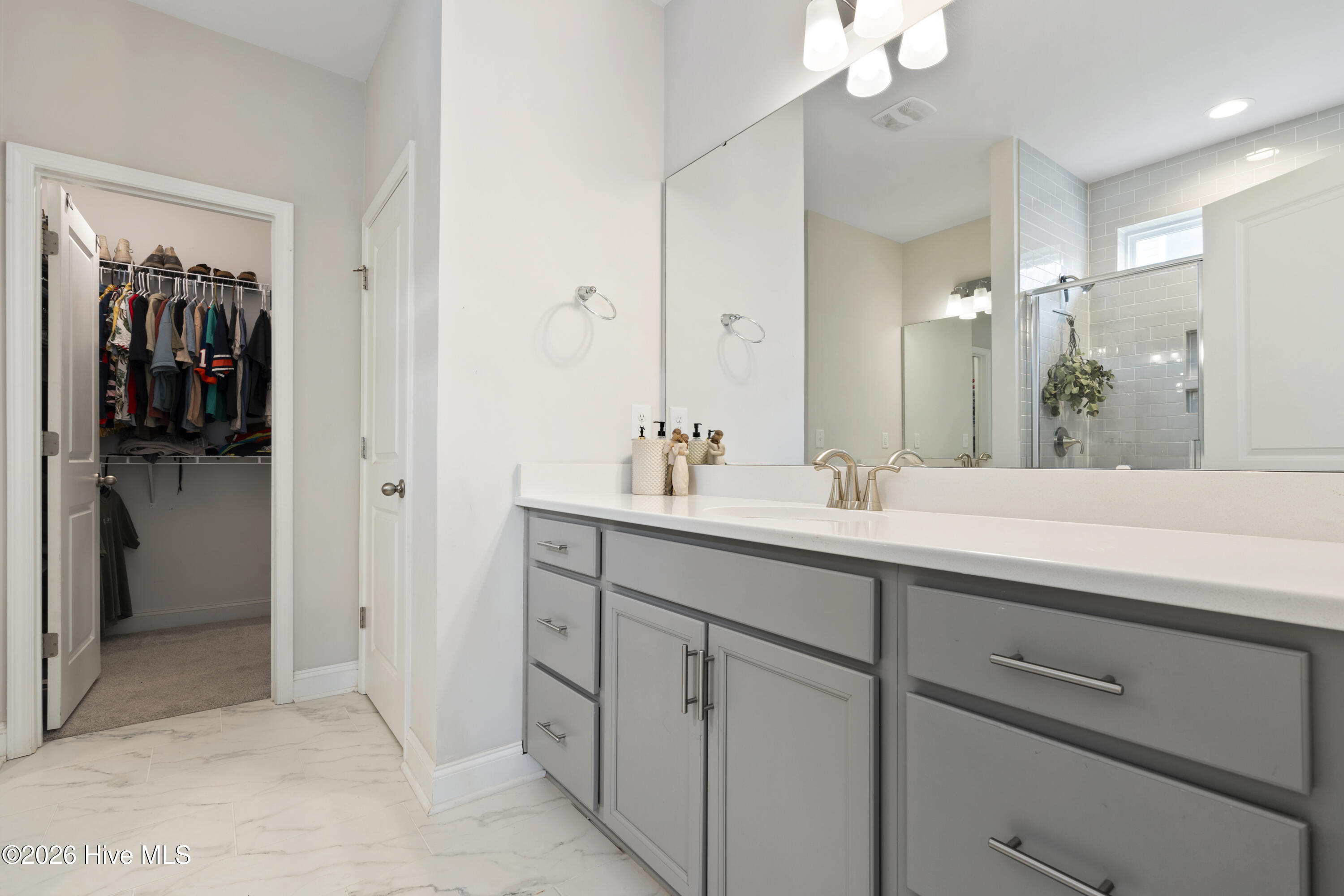 100564295 | Photo 31