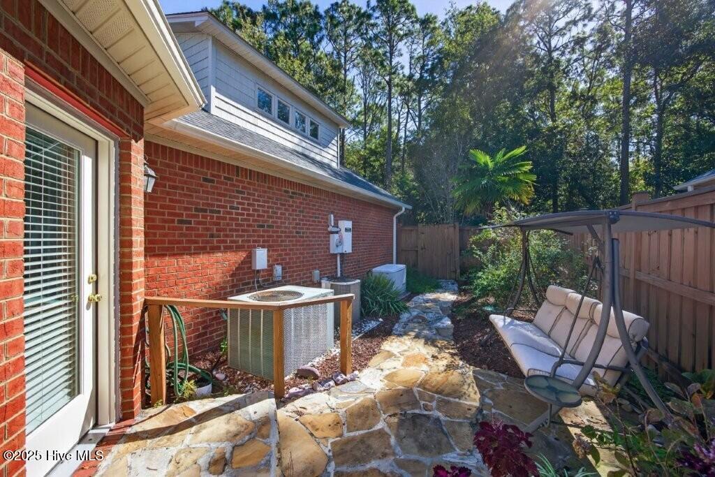 100535369 | Photo 38