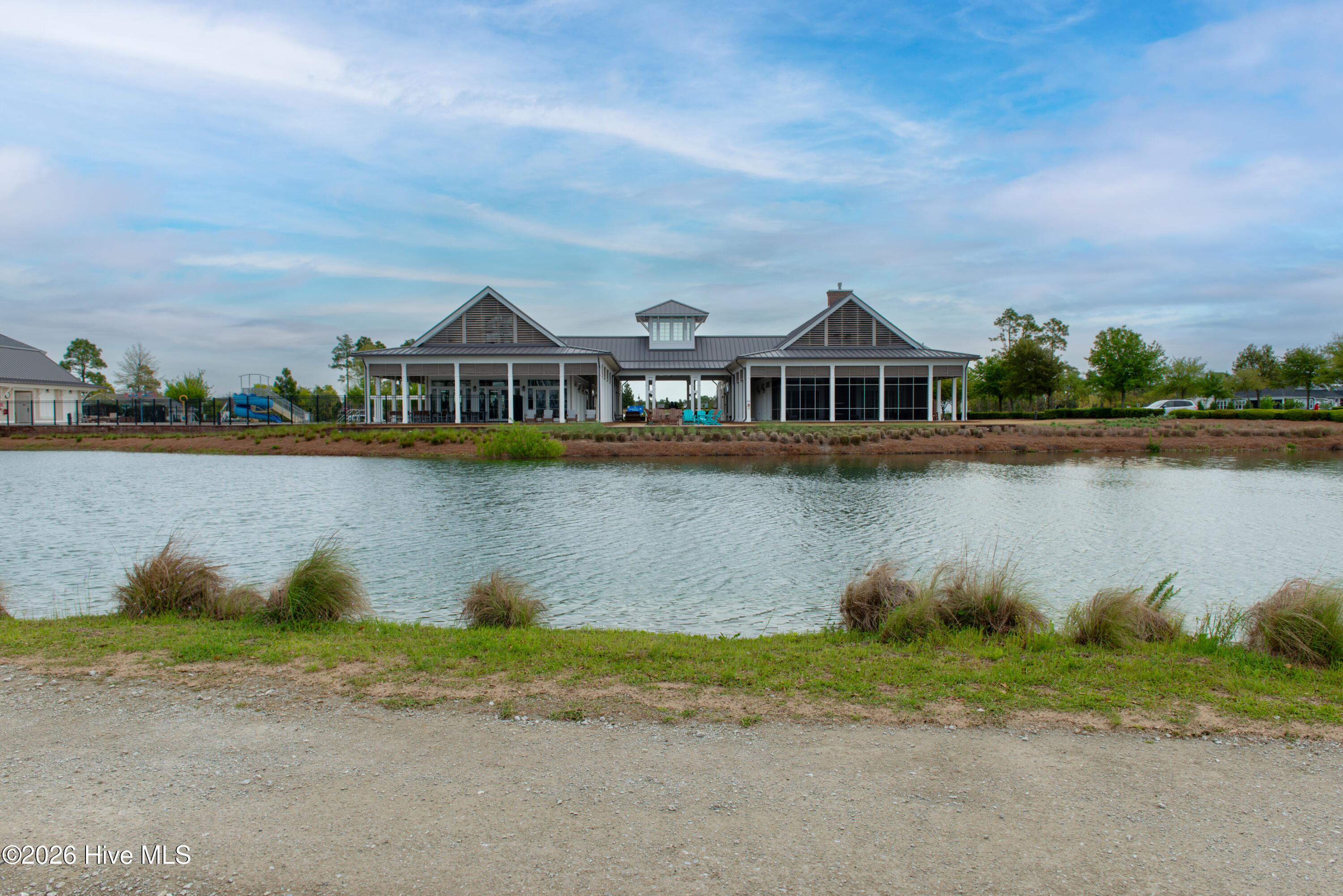 100568036 | Photo 72