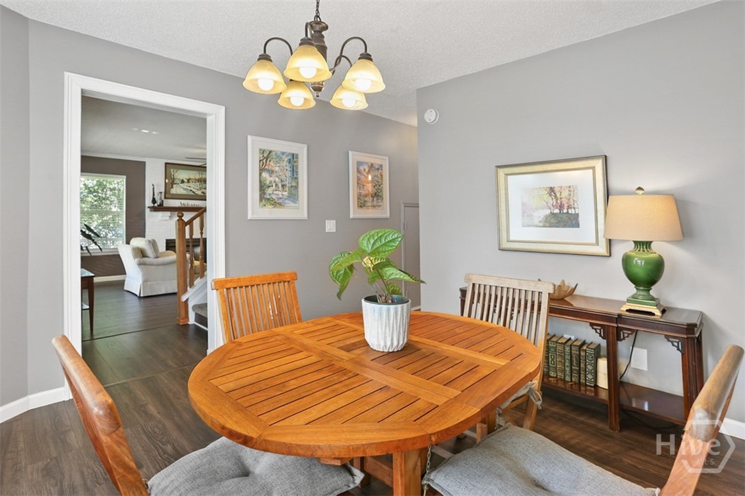 10 W Sagebrush Lane