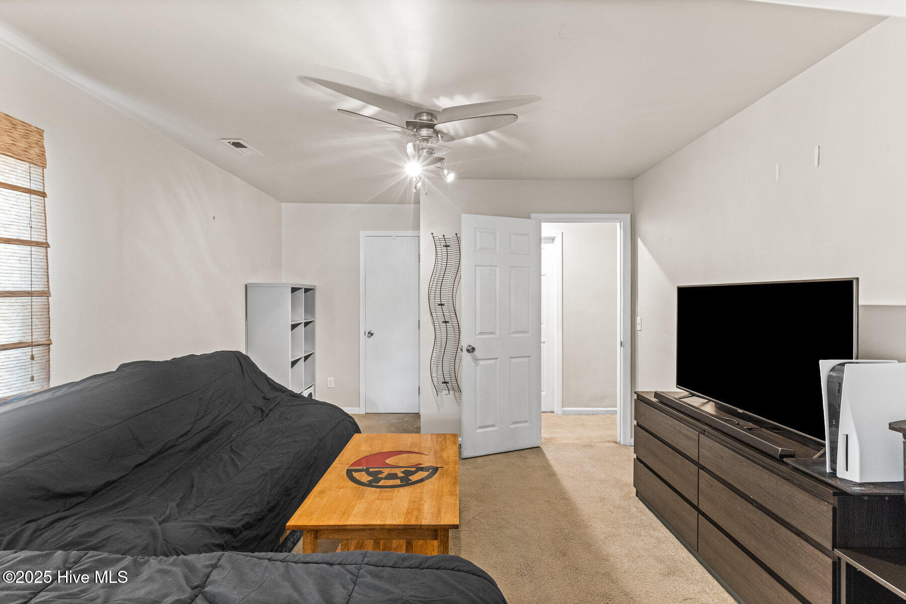 100542289 | Photo 25