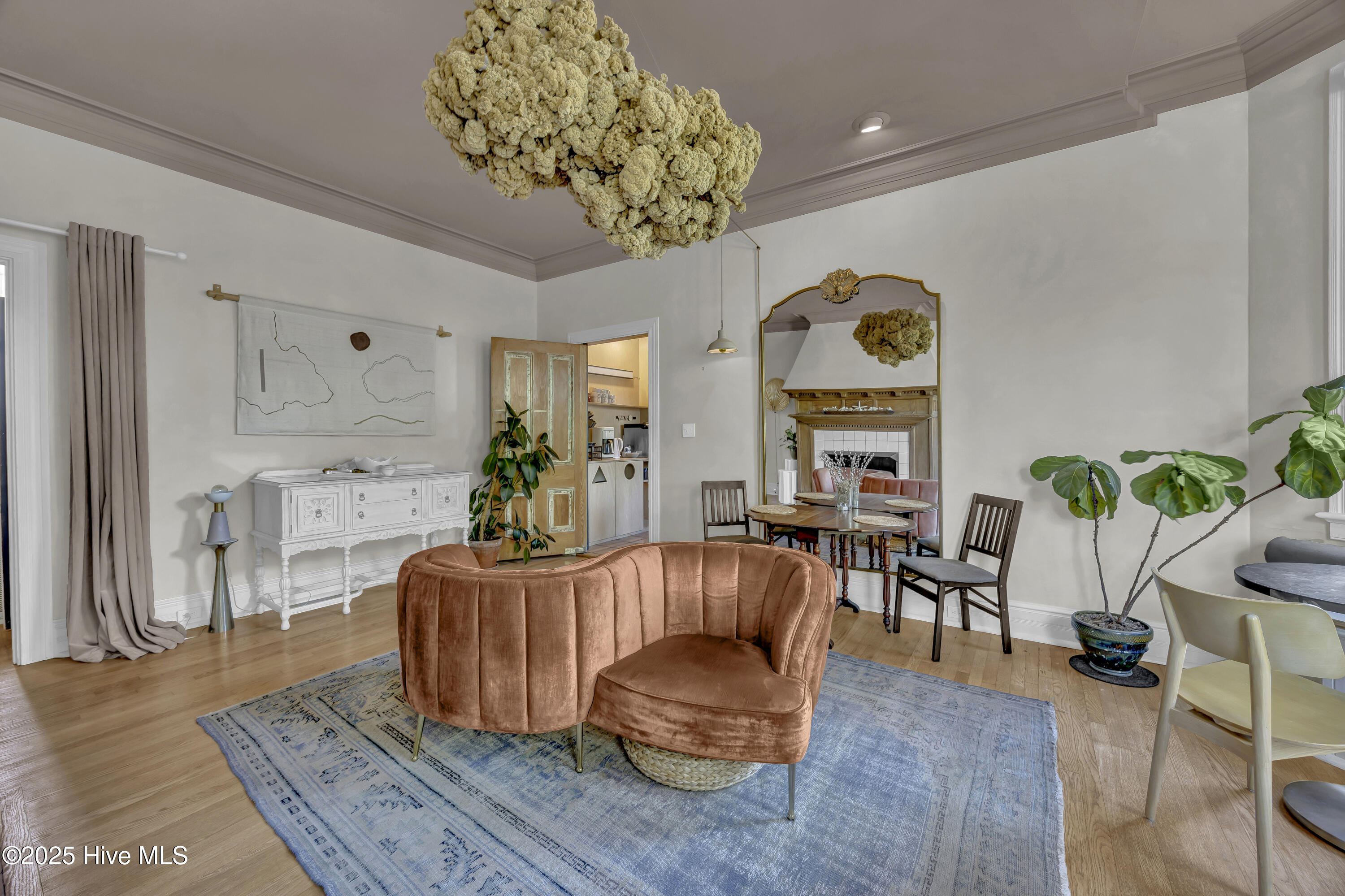 100531390 | Photo 10