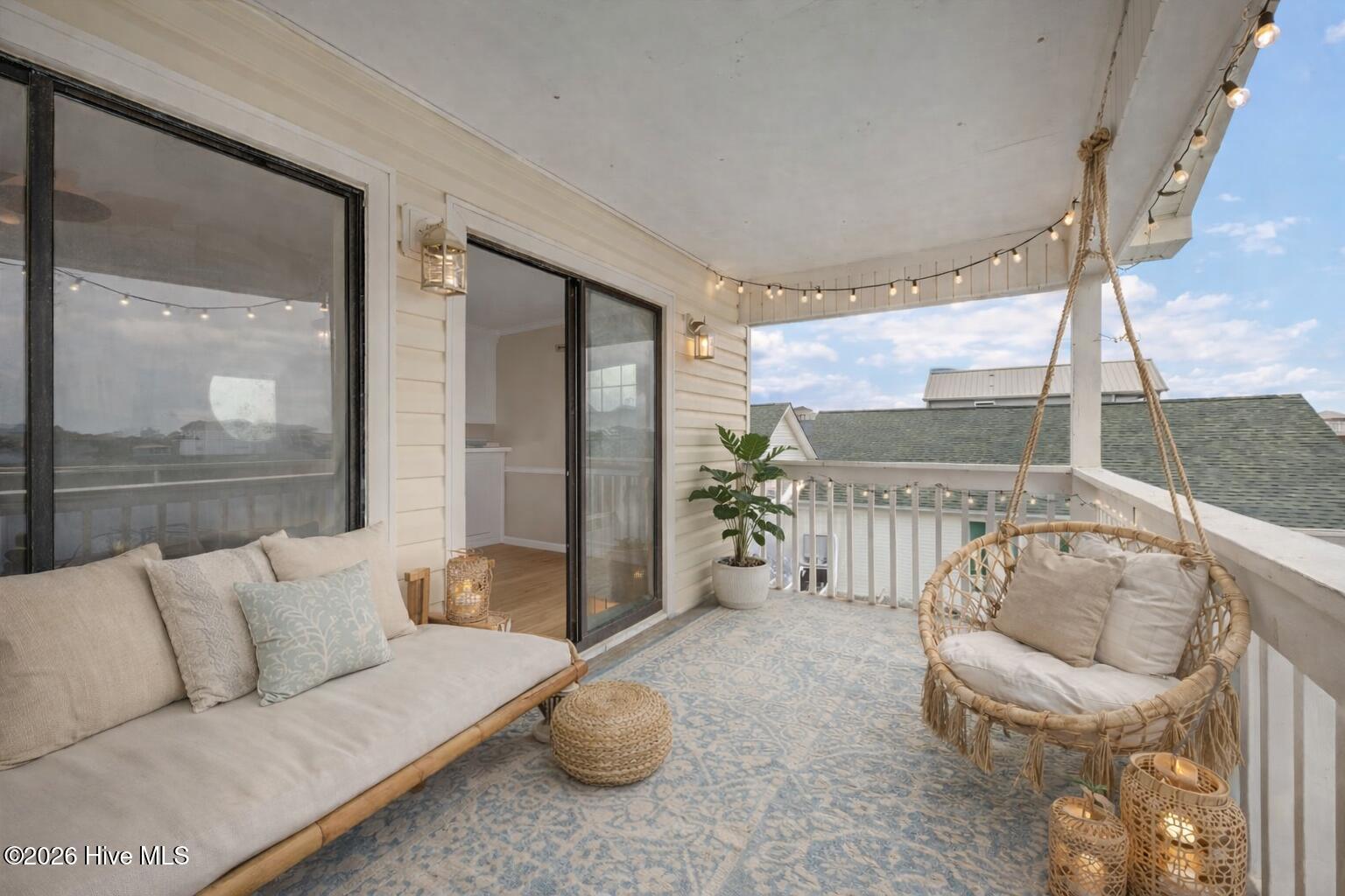 100560148 | Photo 24