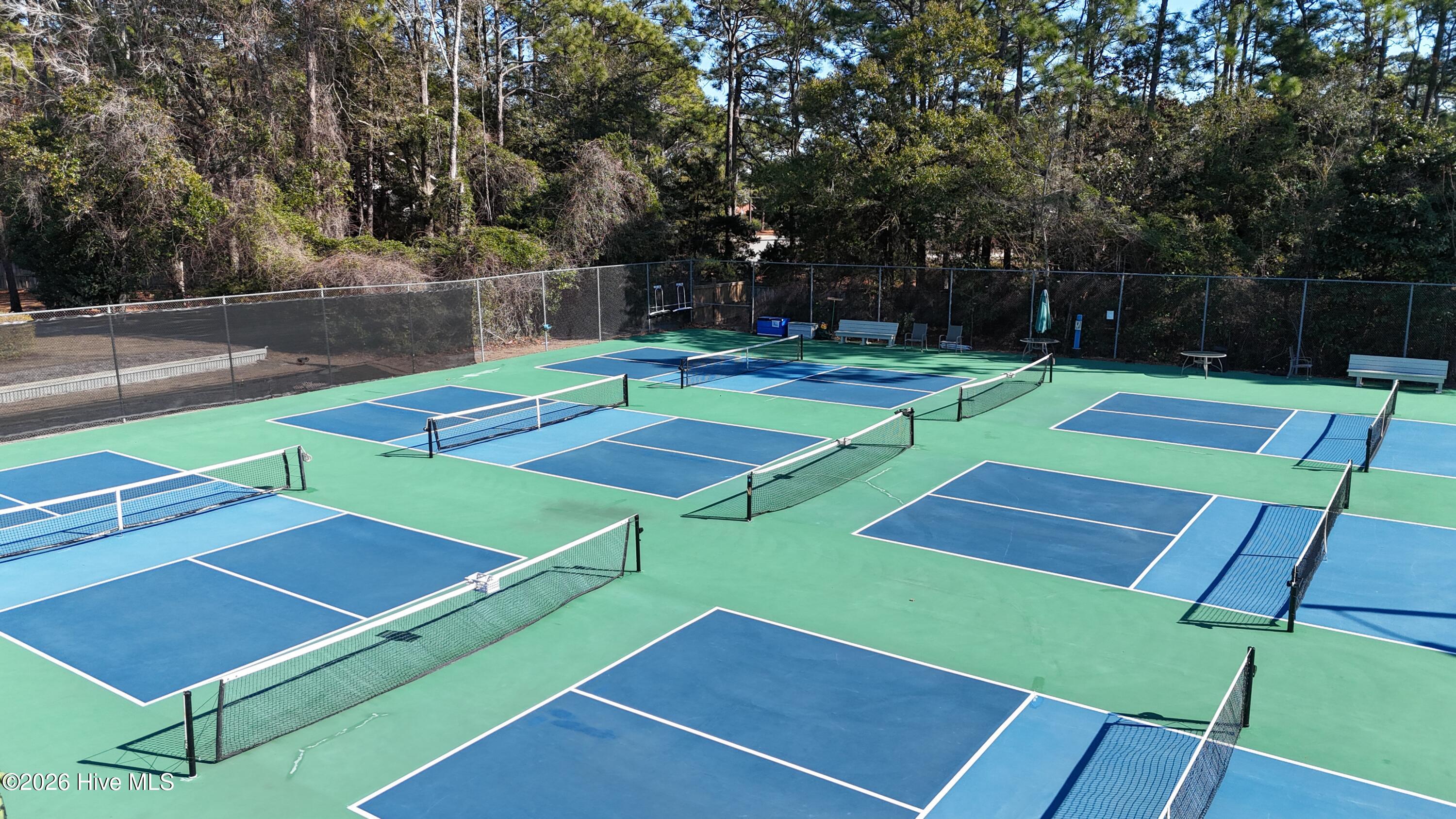 100552704 | Photo 26