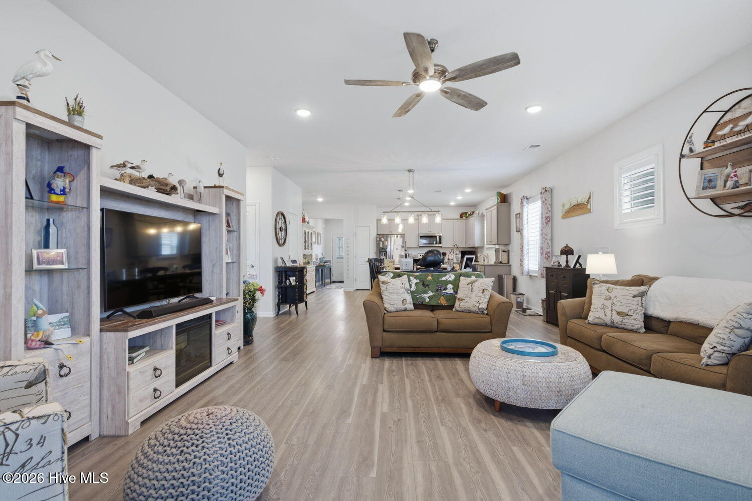 100555393 | Photo 15