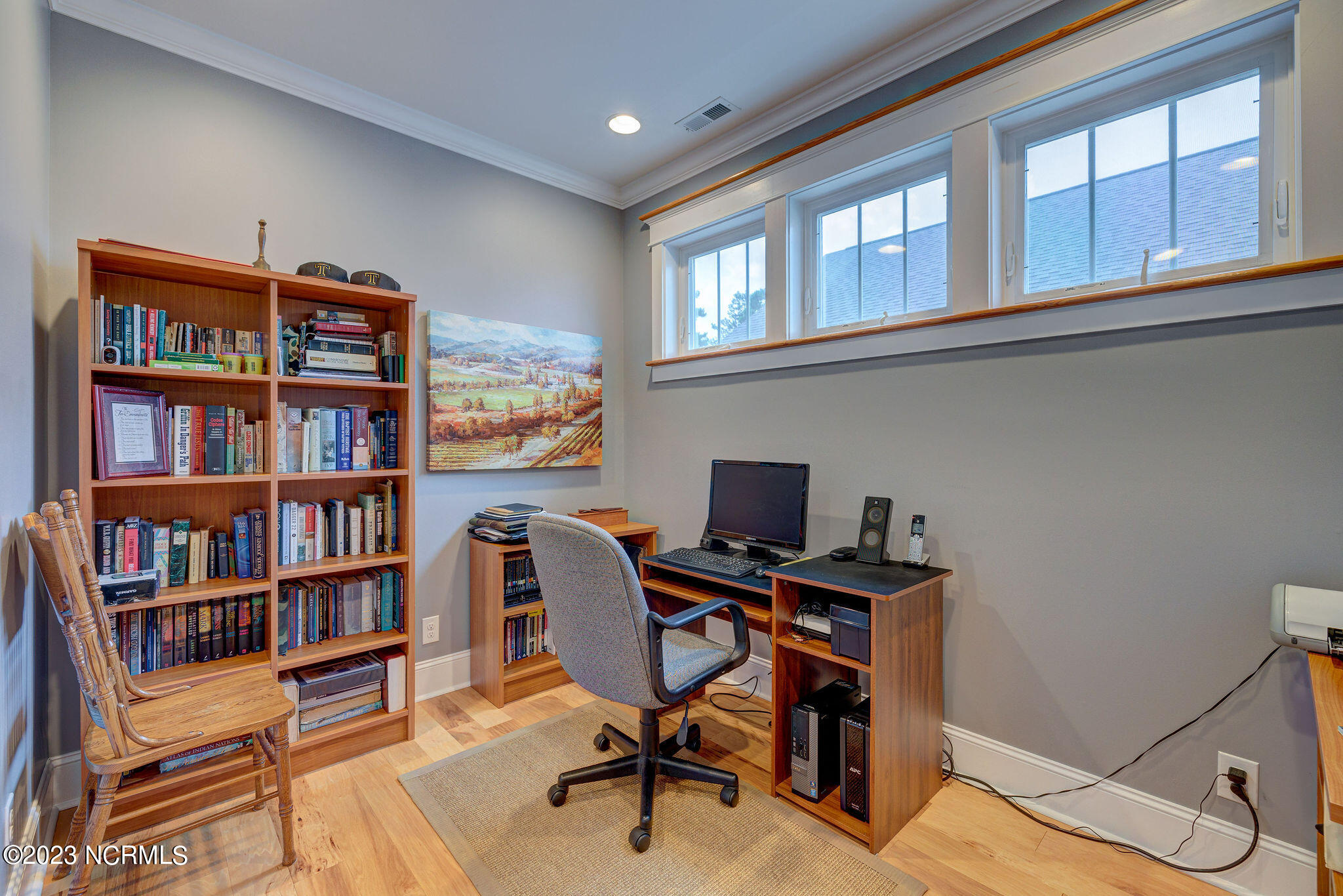 100568046 | Photo 41