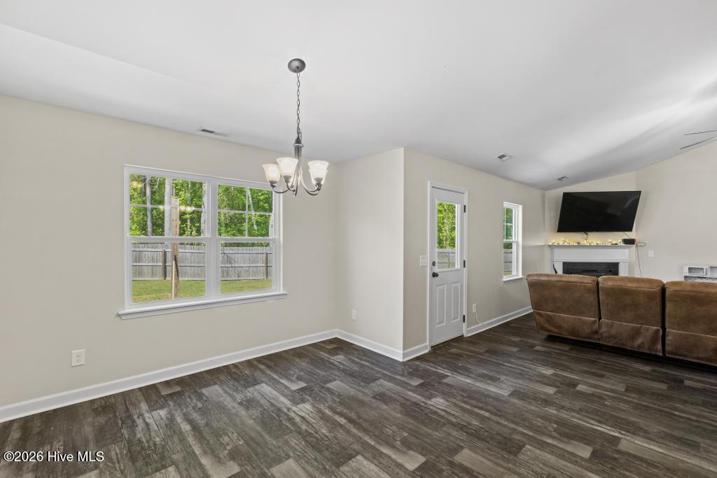 100567312 | Photo 10