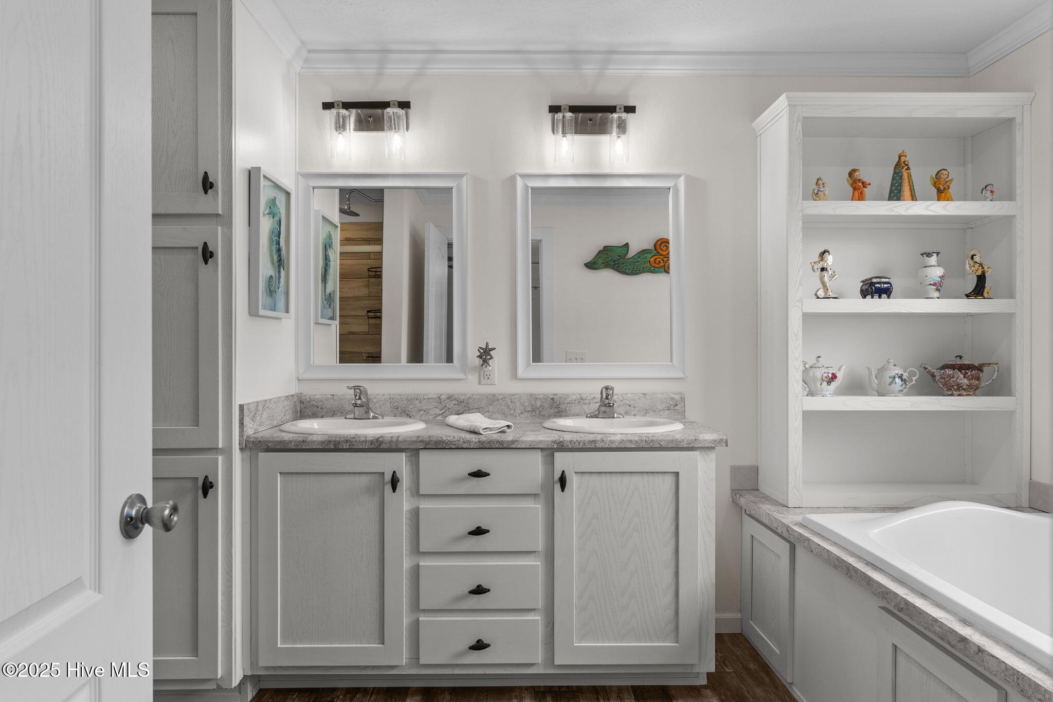 100530001 | Photo 30