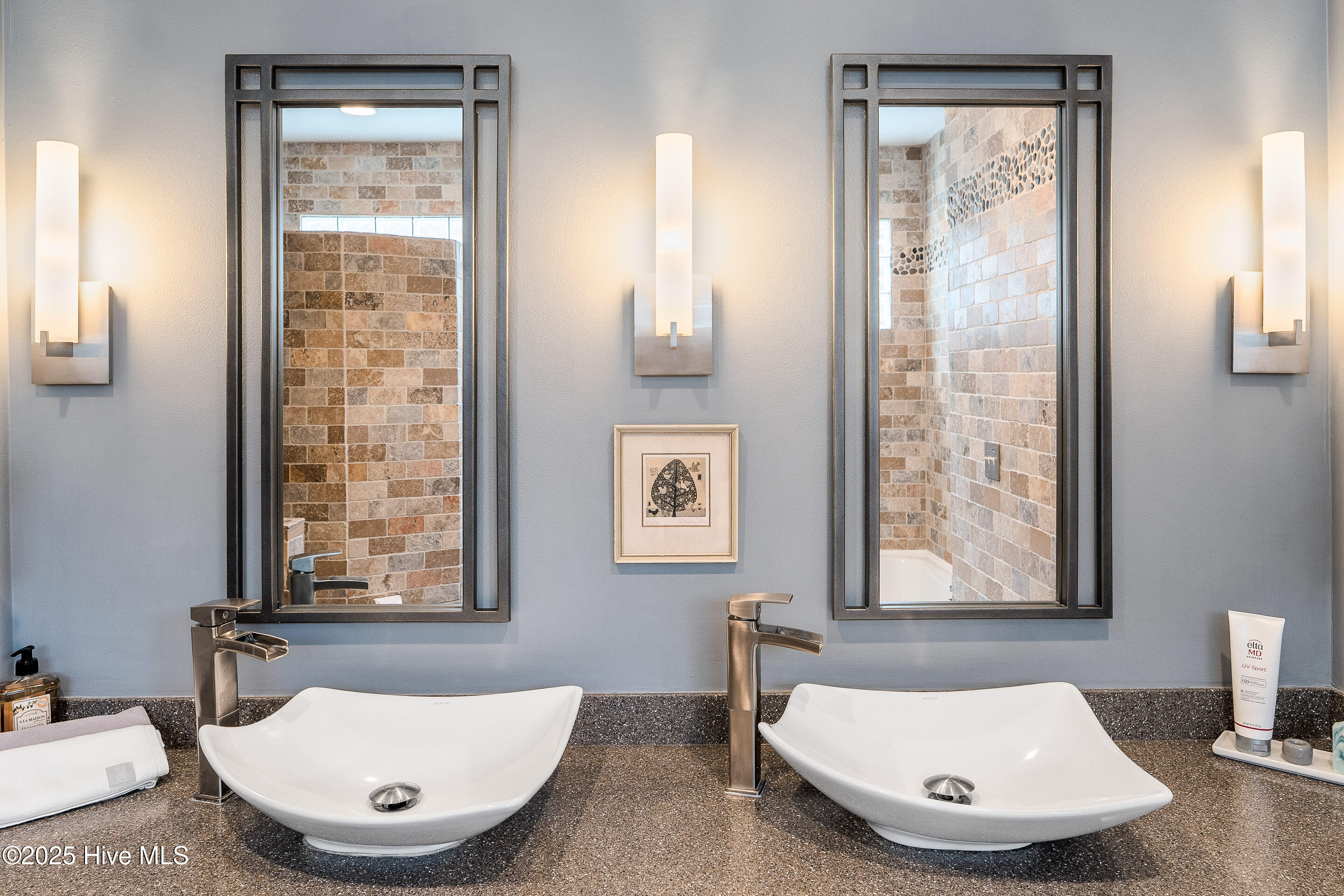 100505939 | Photo 32