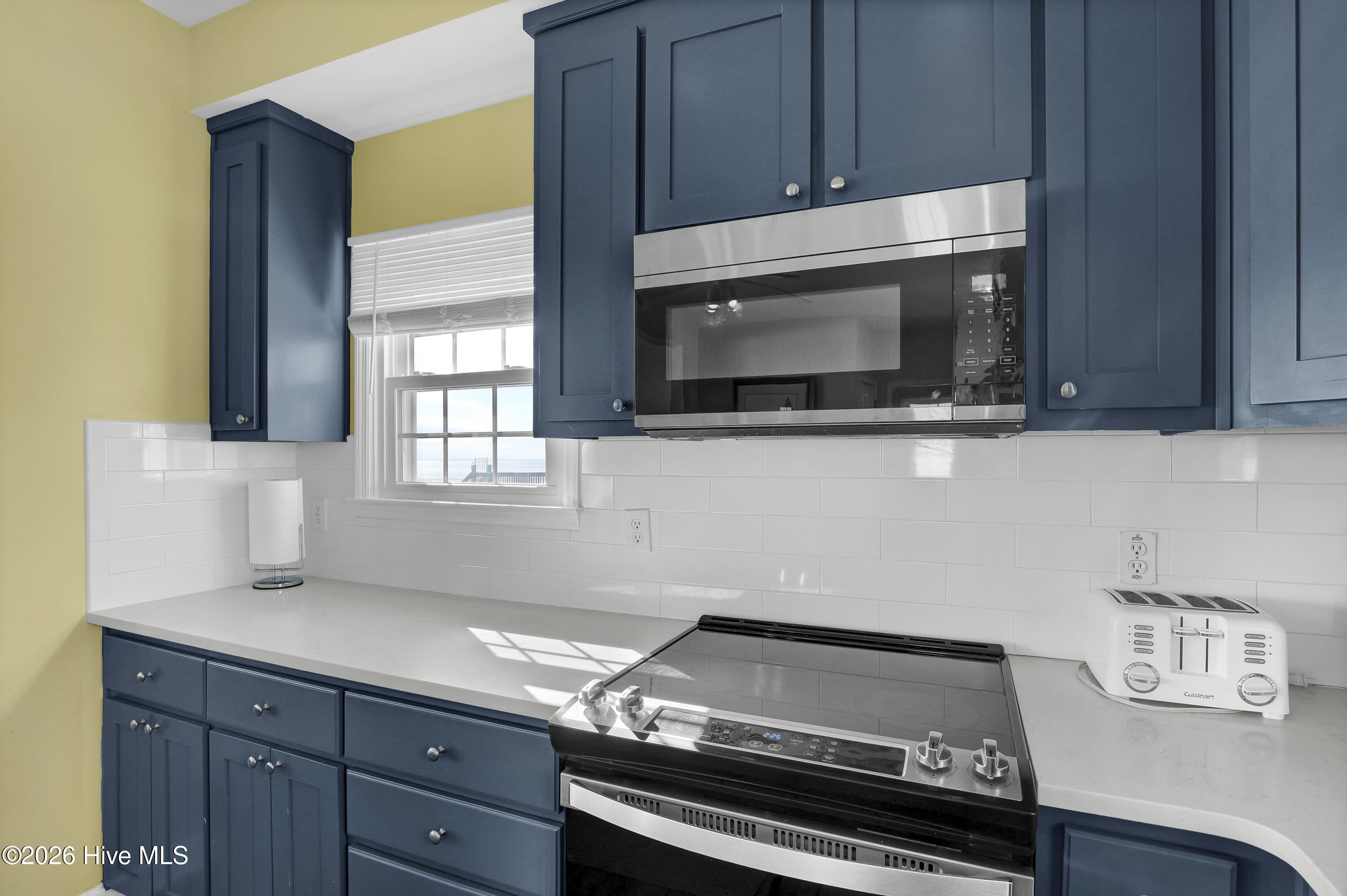 100551936 | Photo 36