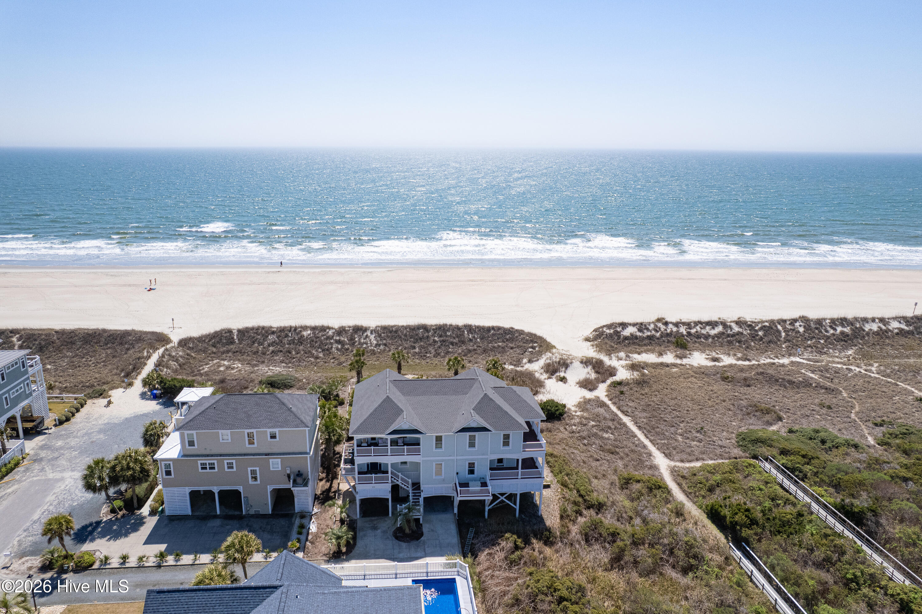 100567897 | Photo 84