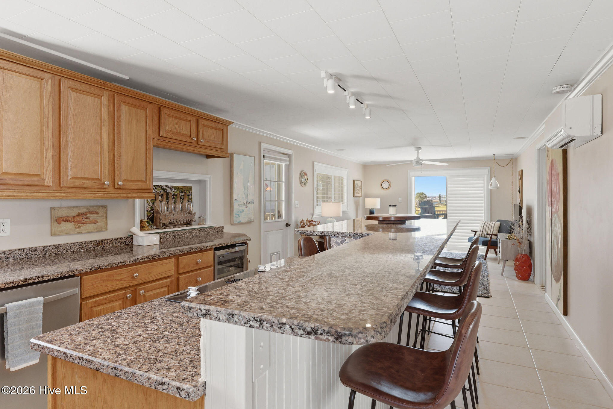 100566548 | Photo 10