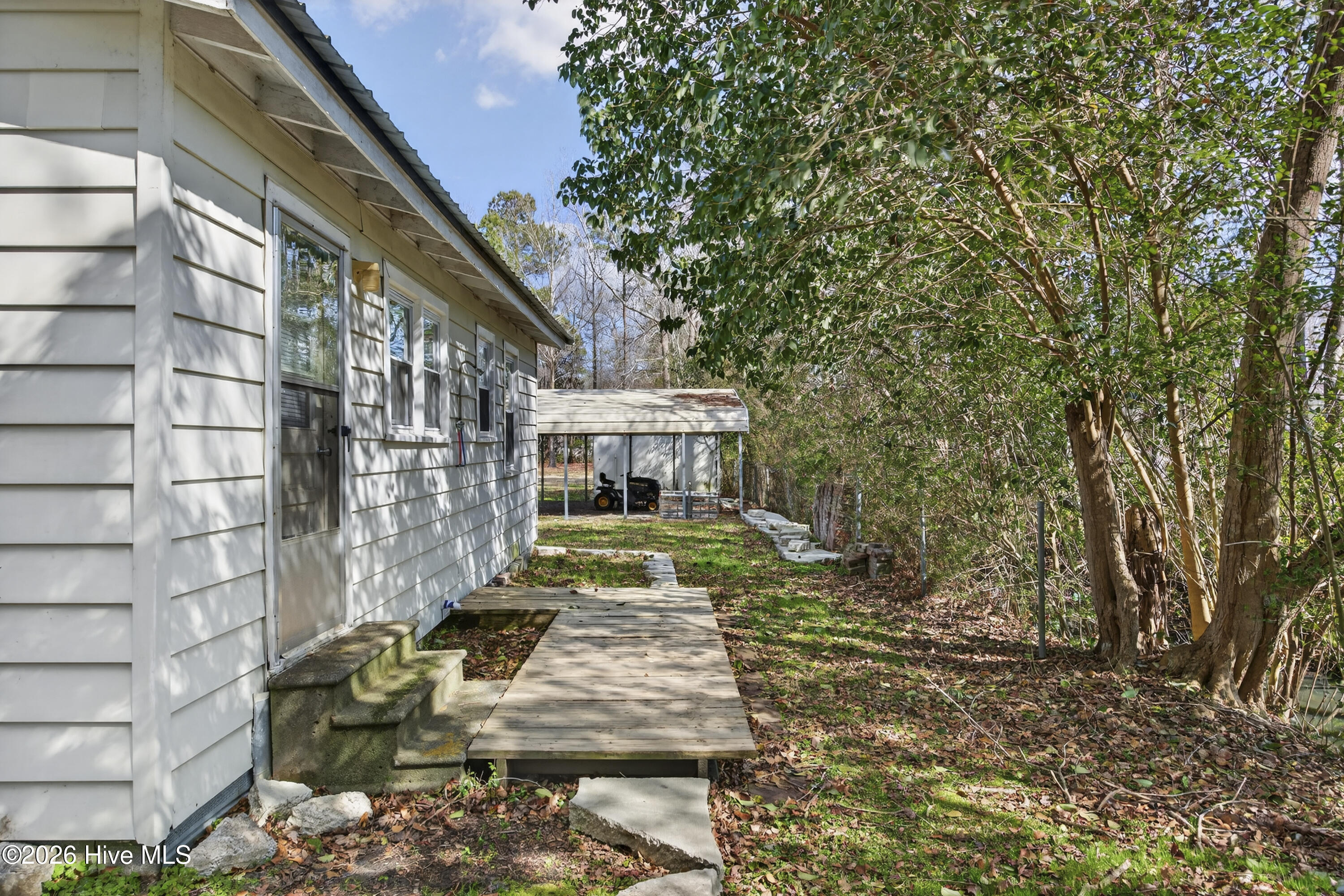 100556676 | Photo 11