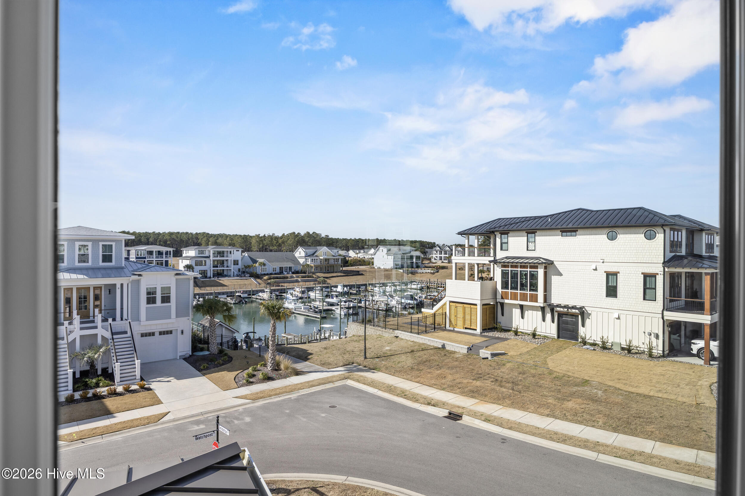 100551268 | Photo 75