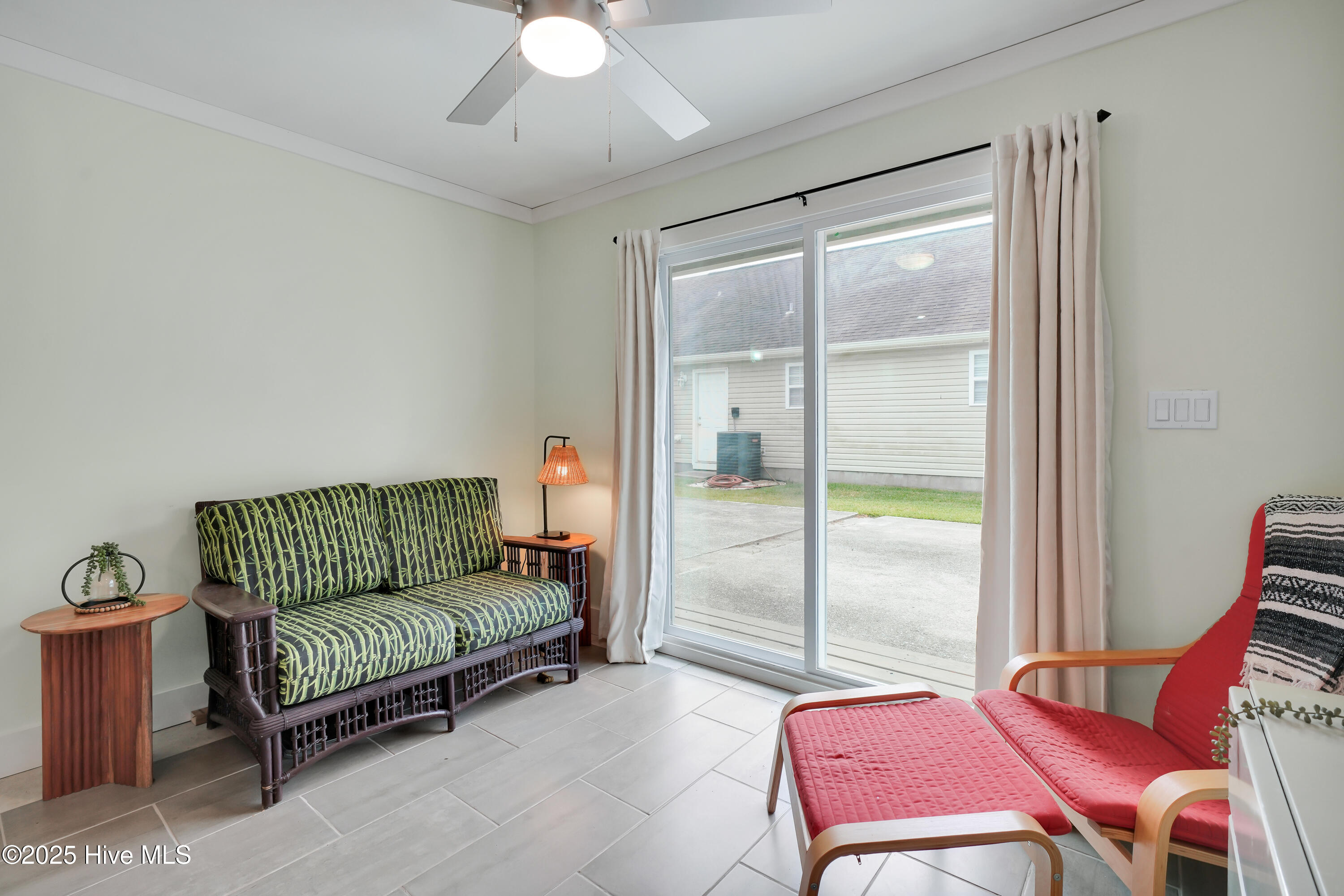 100530098 | Photo 26