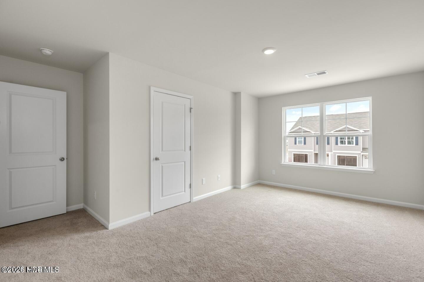 100551369 | Photo 11