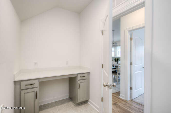 100563707 | Photo 22