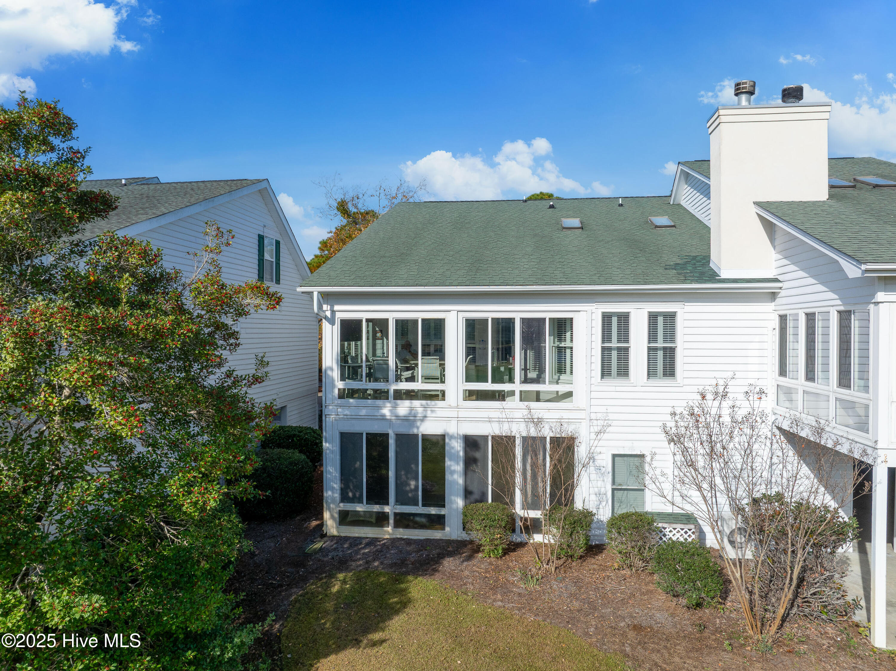 100543404 | Photo 40