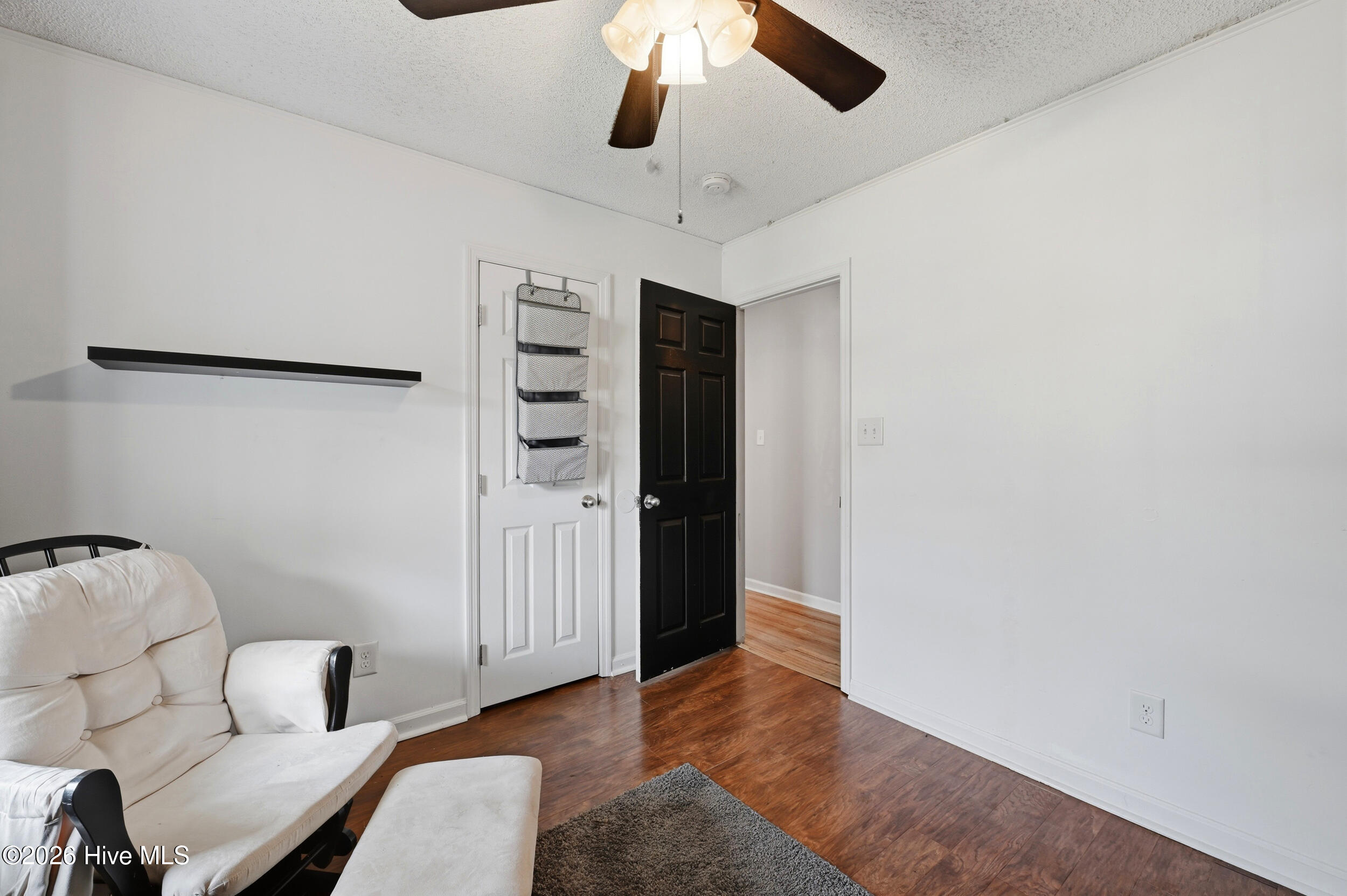 100562162 | Photo 24