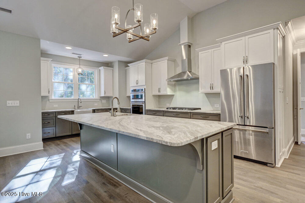 100533564 | Photo 11