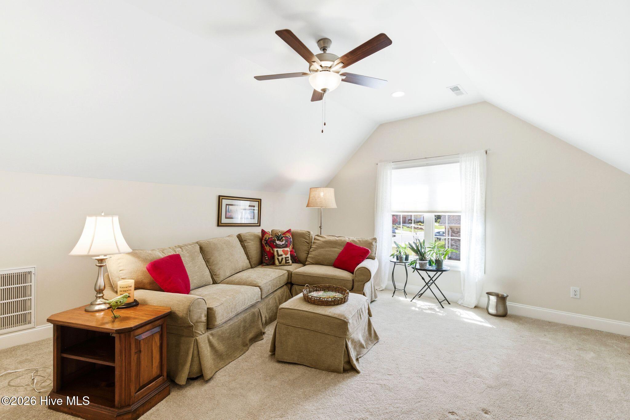 100564564 | Photo 34