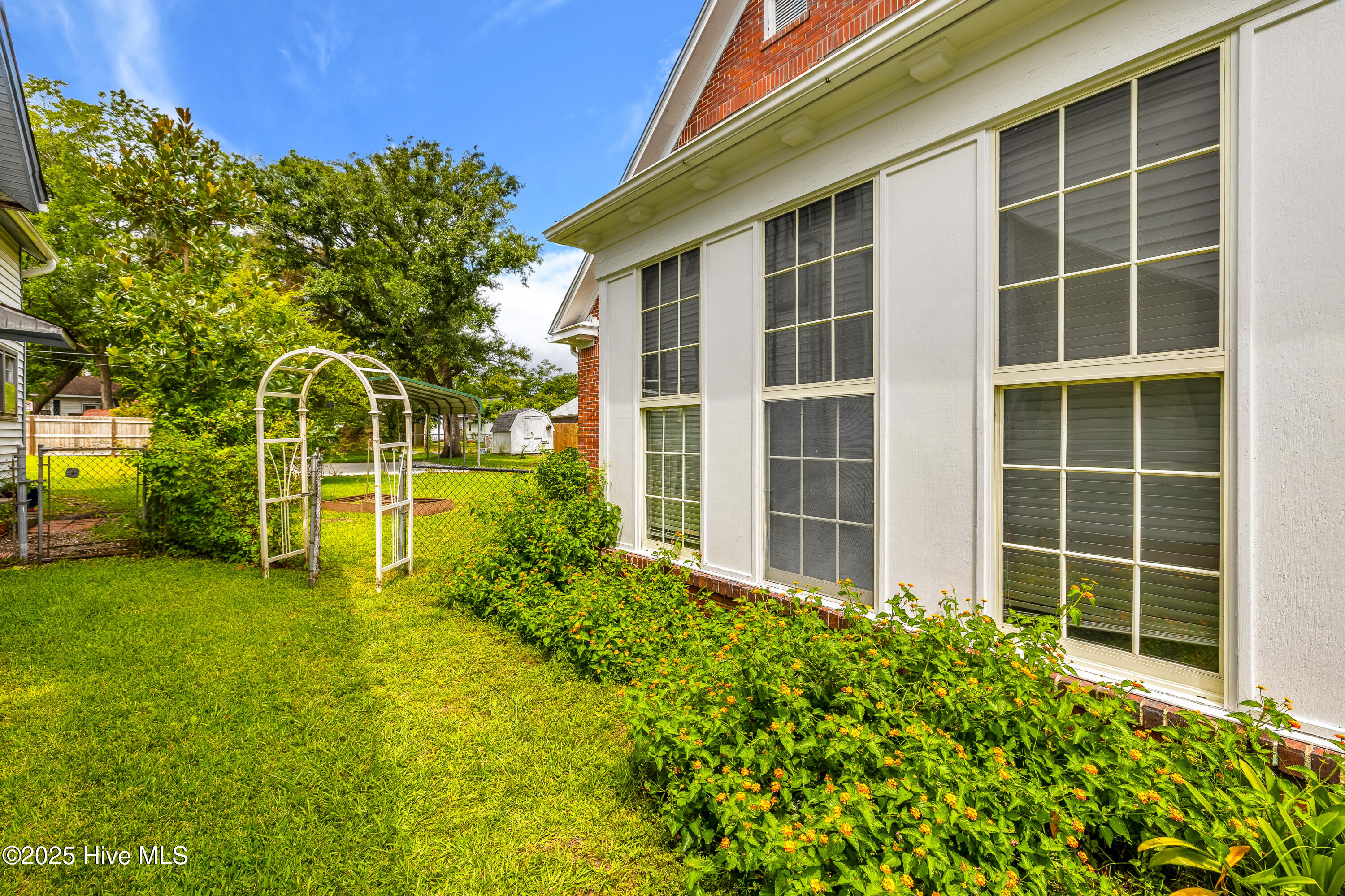 100522192 | Photo 37