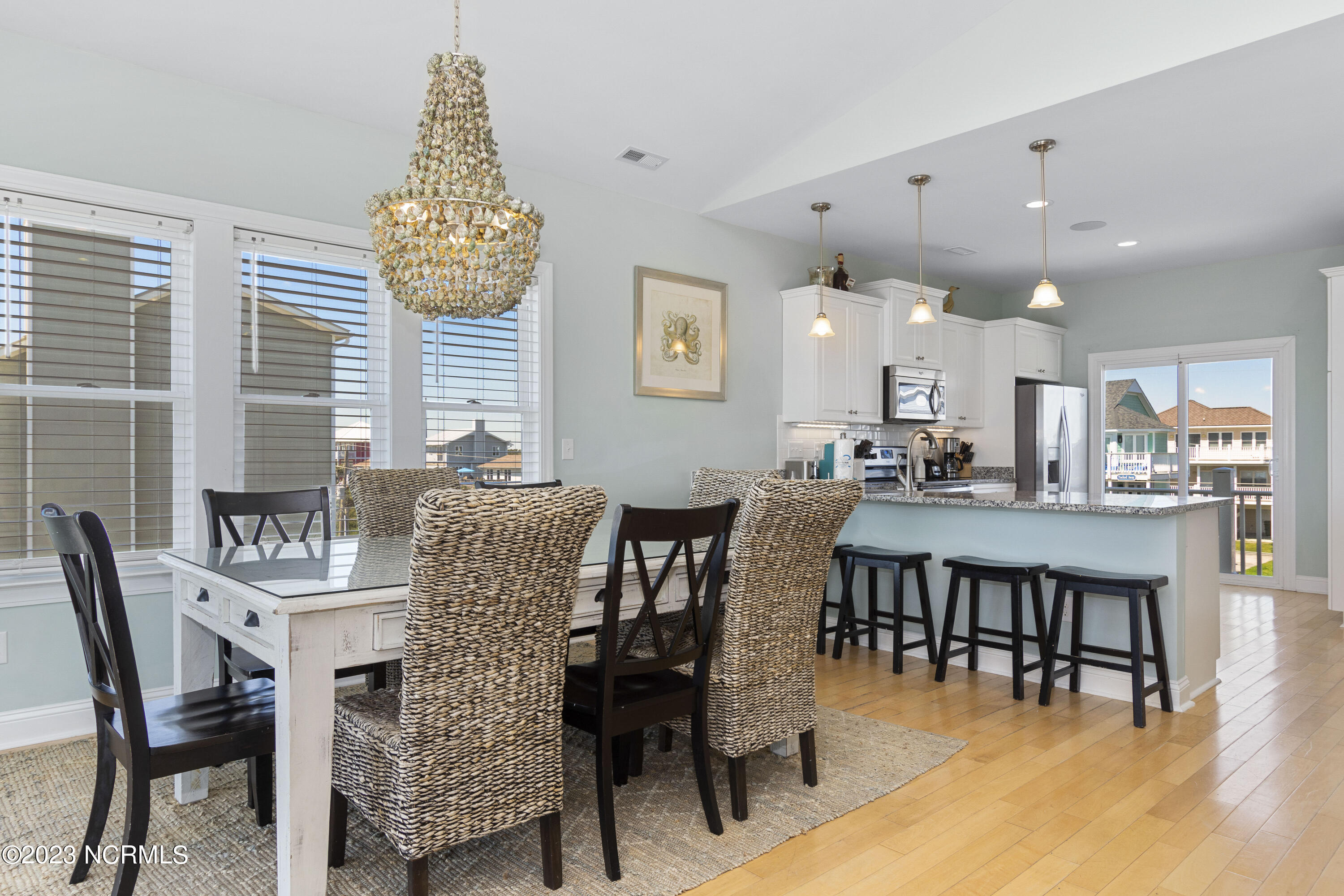 100565817 | Photo 14