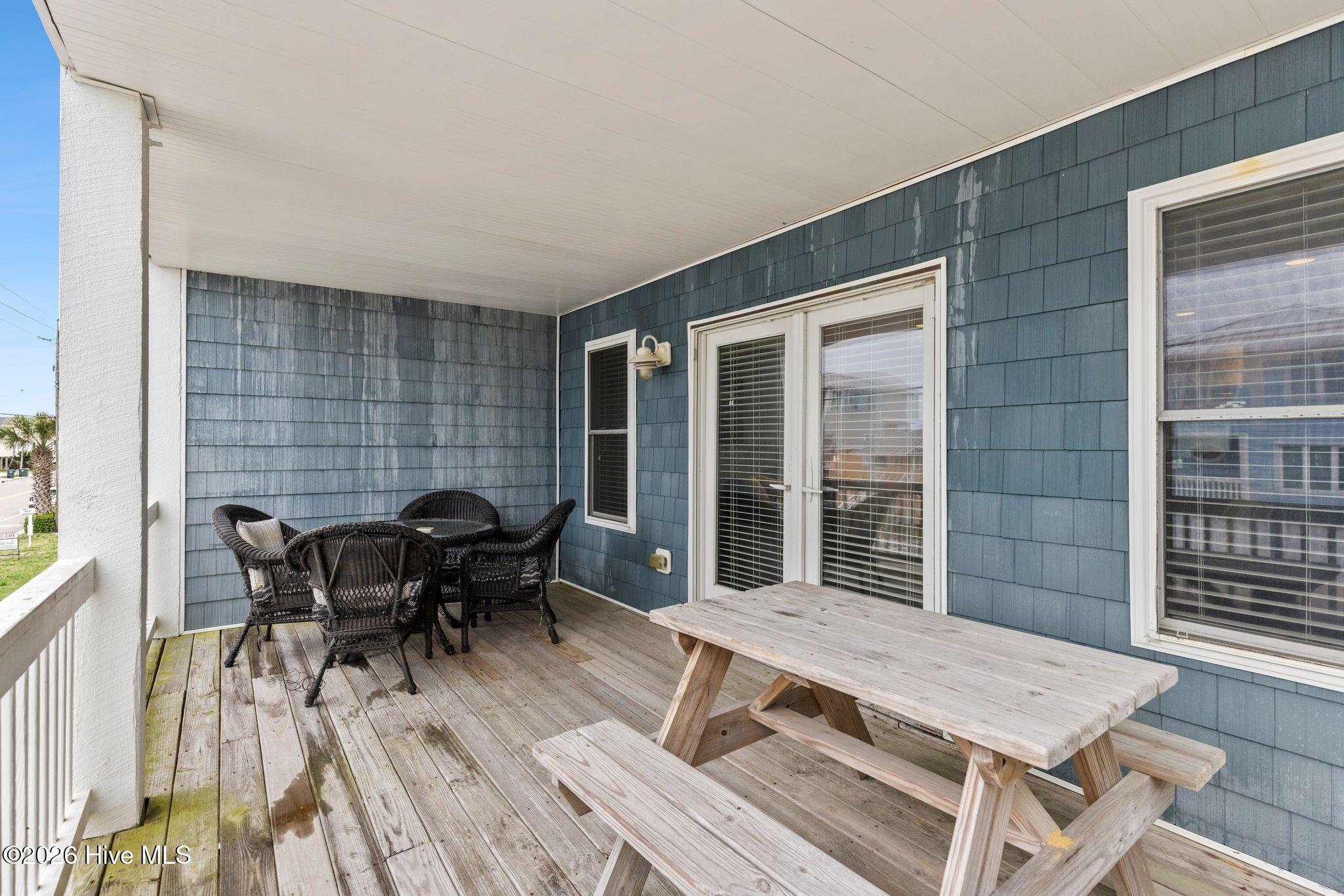 100570292 | Photo 18