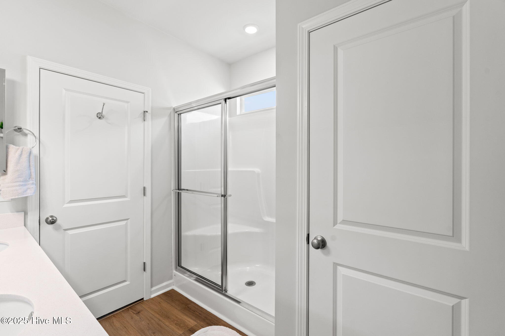 100536885 | Photo 11