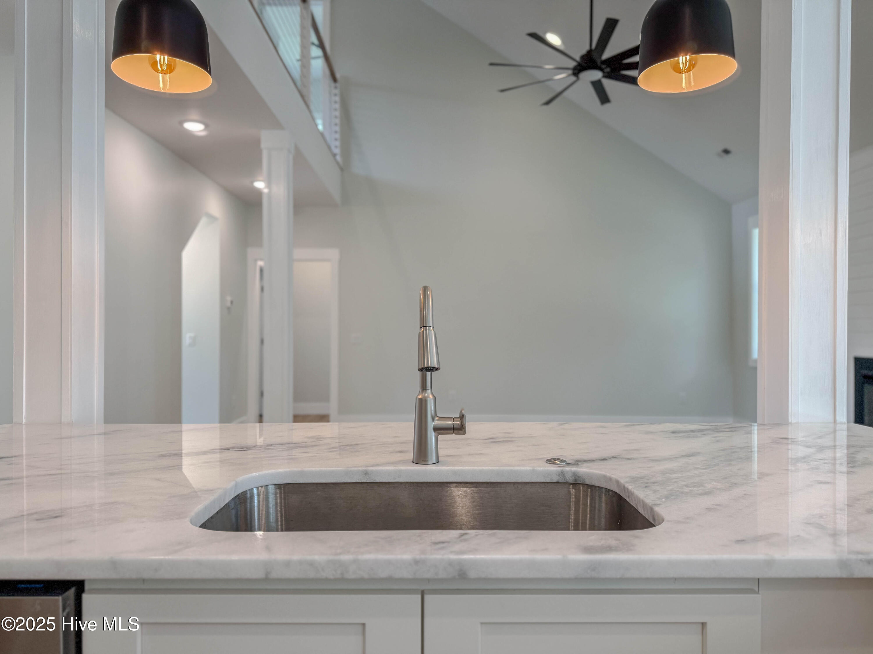 100529852 | Photo 21