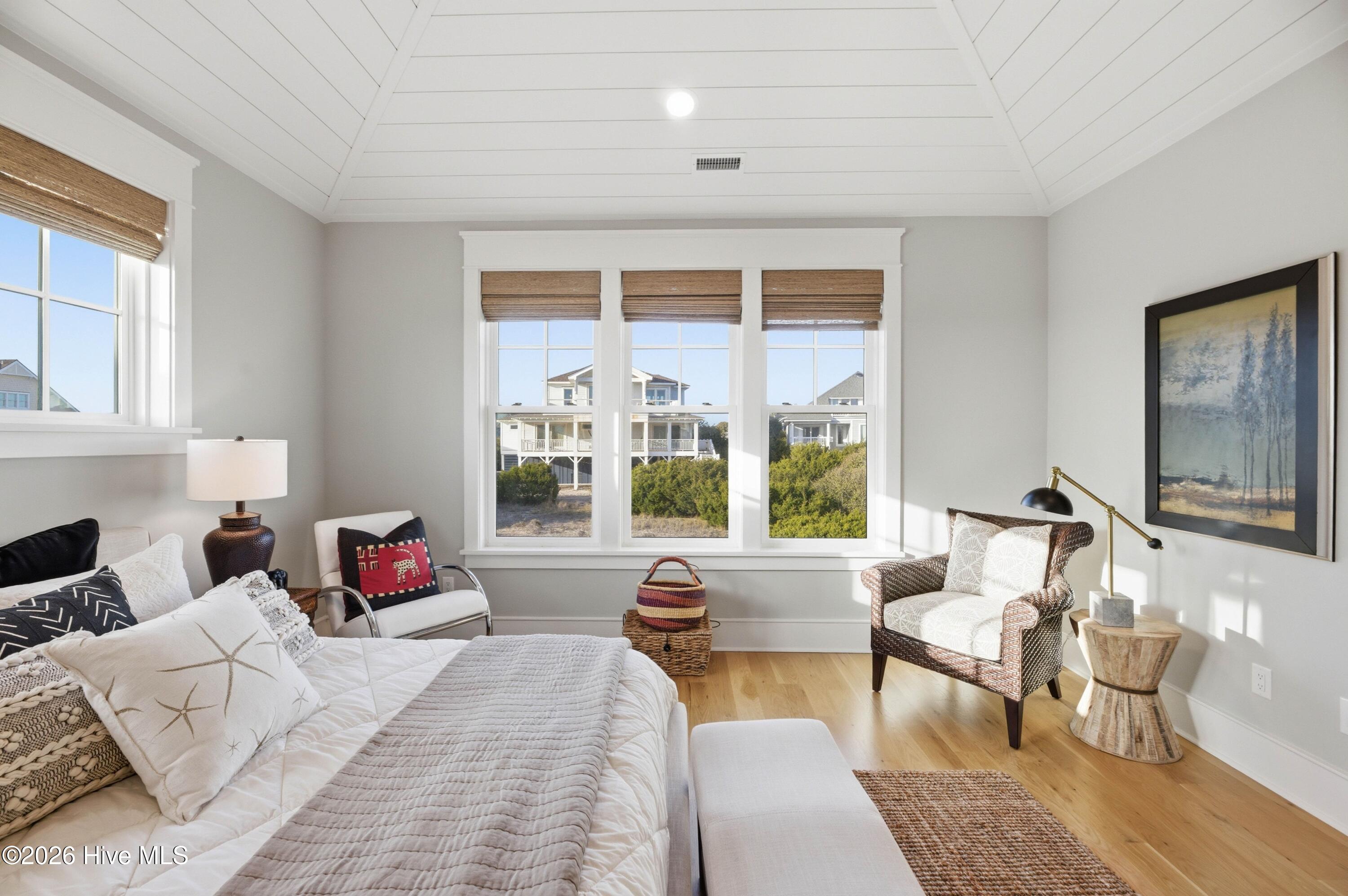 100564328 | Photo 28