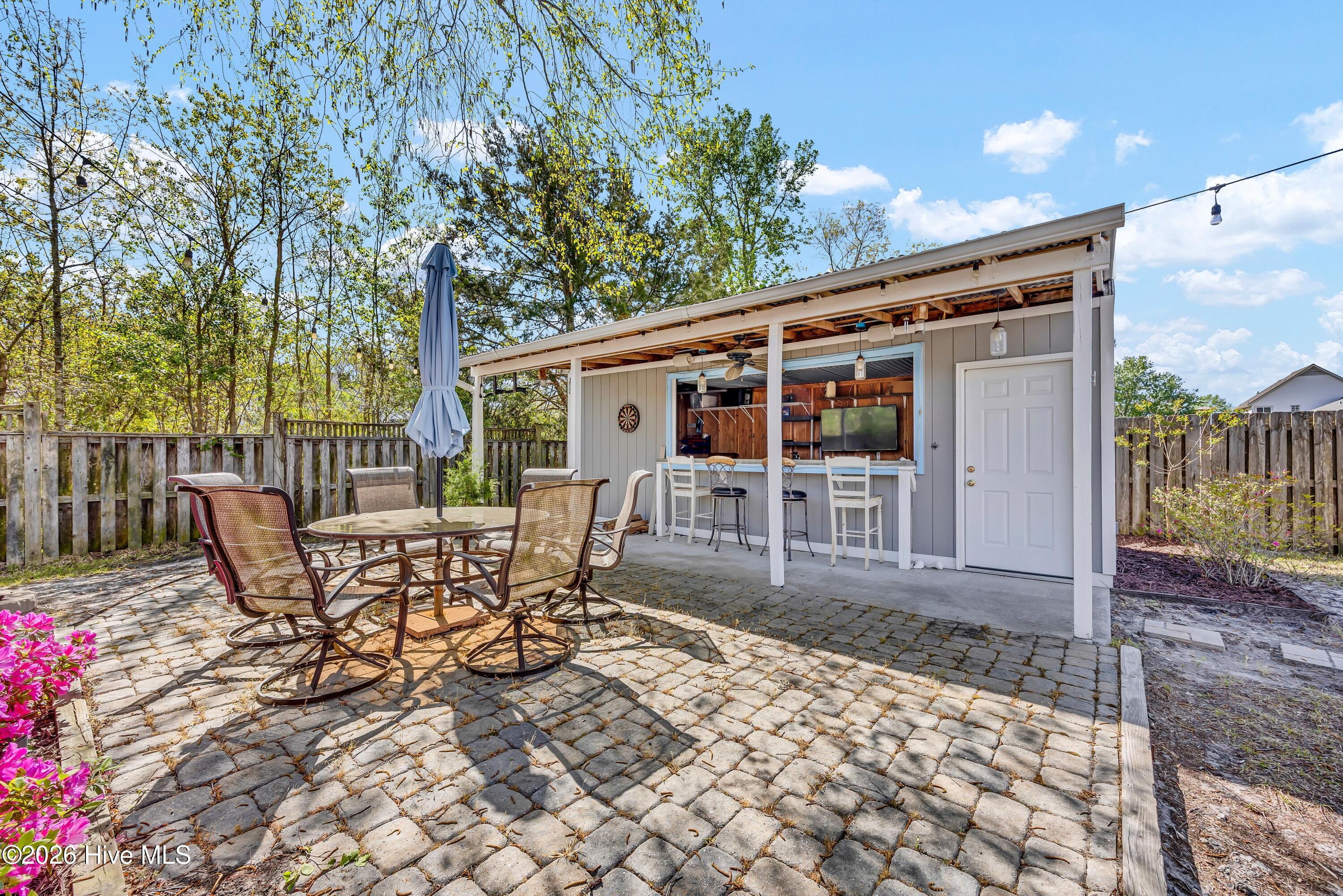 100565343 | Photo 30