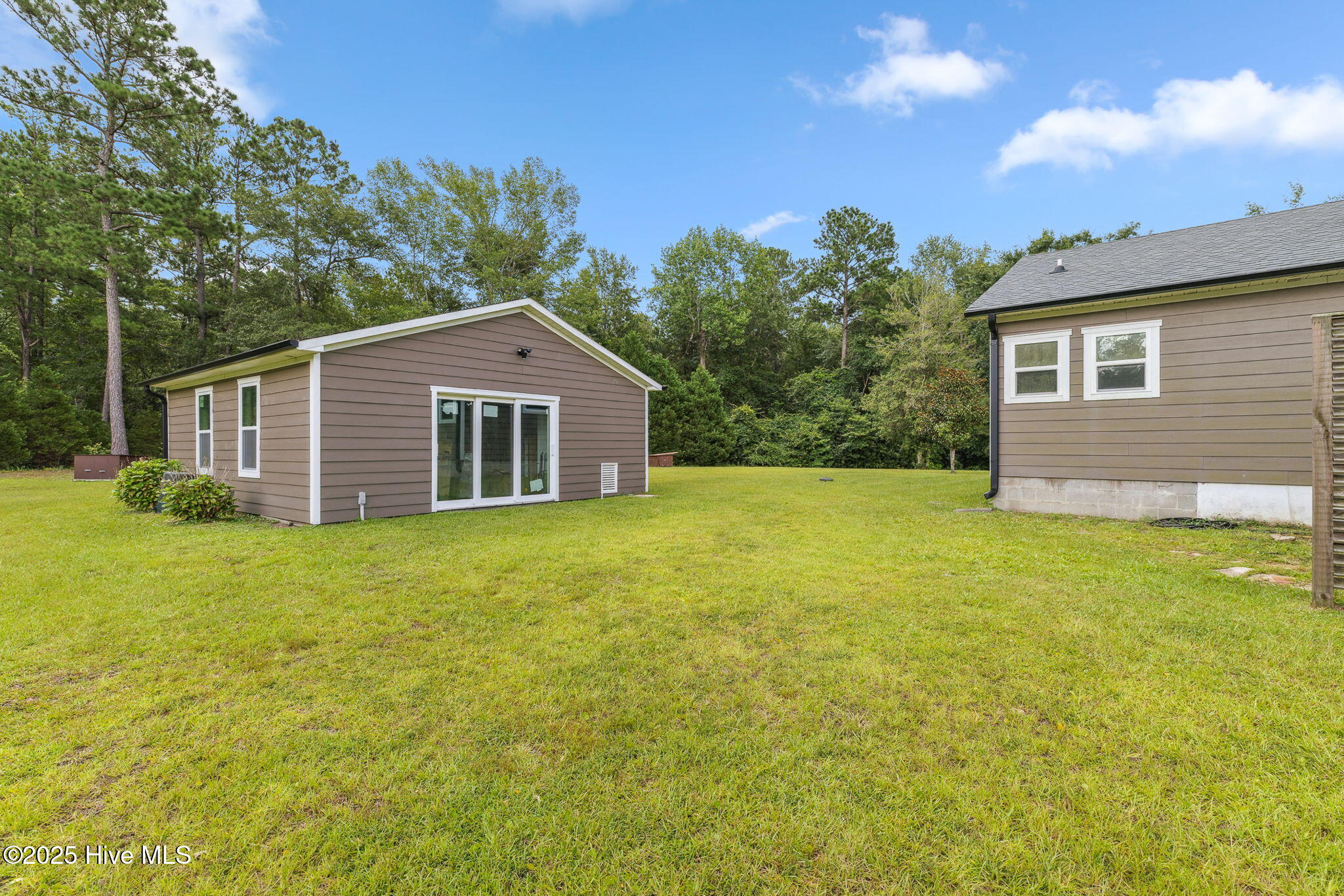 100520398 | Photo 56