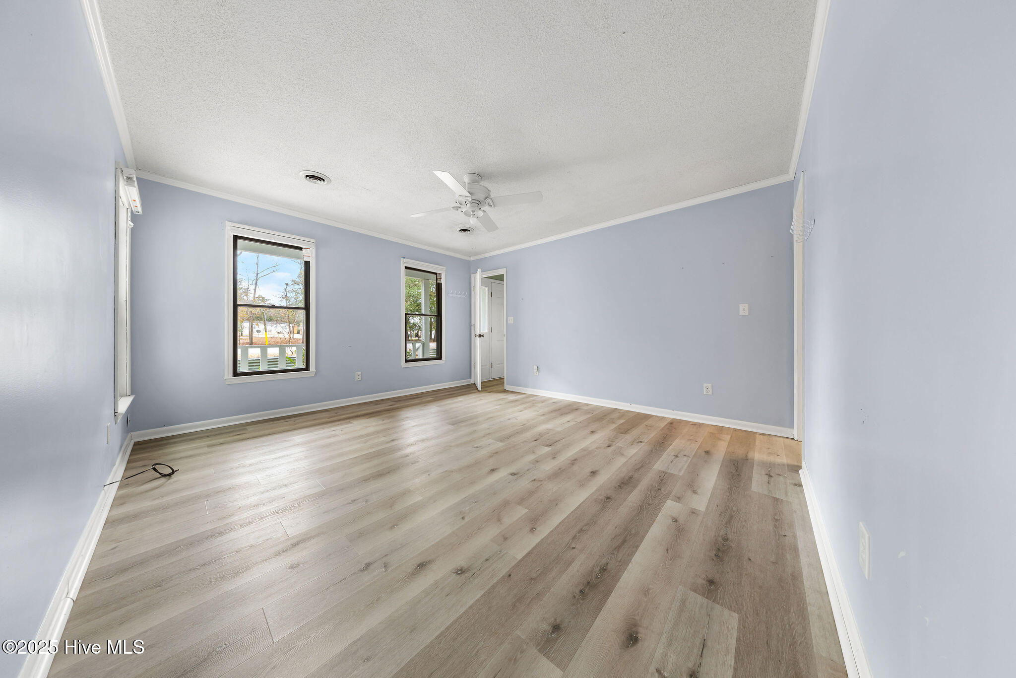 100546976 | Photo 15