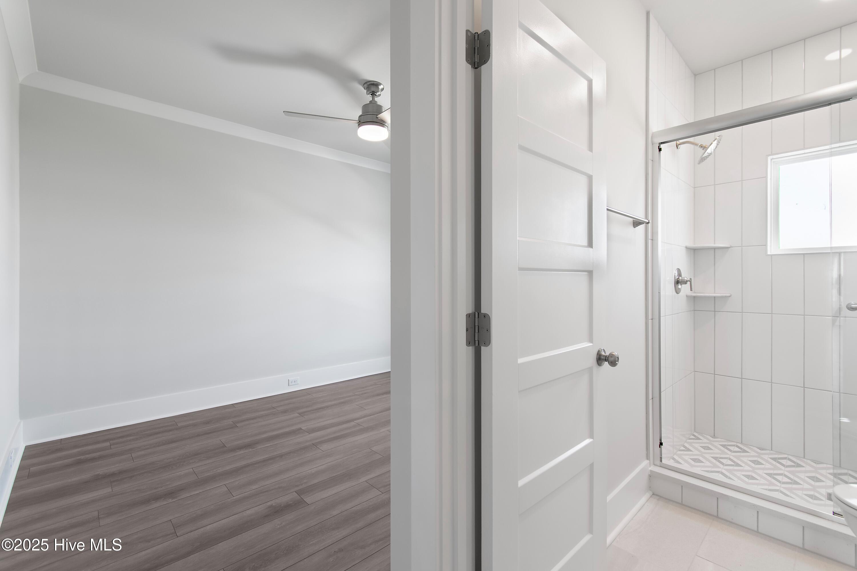 100511699 | Photo 31