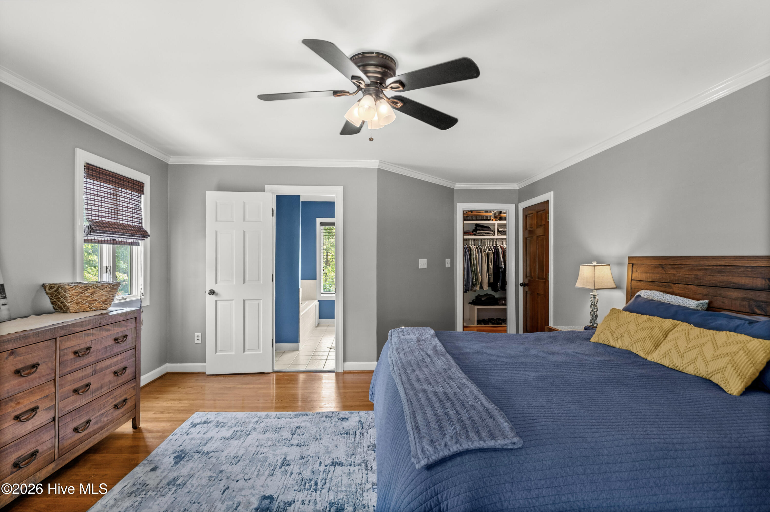 100569922 | Photo 45