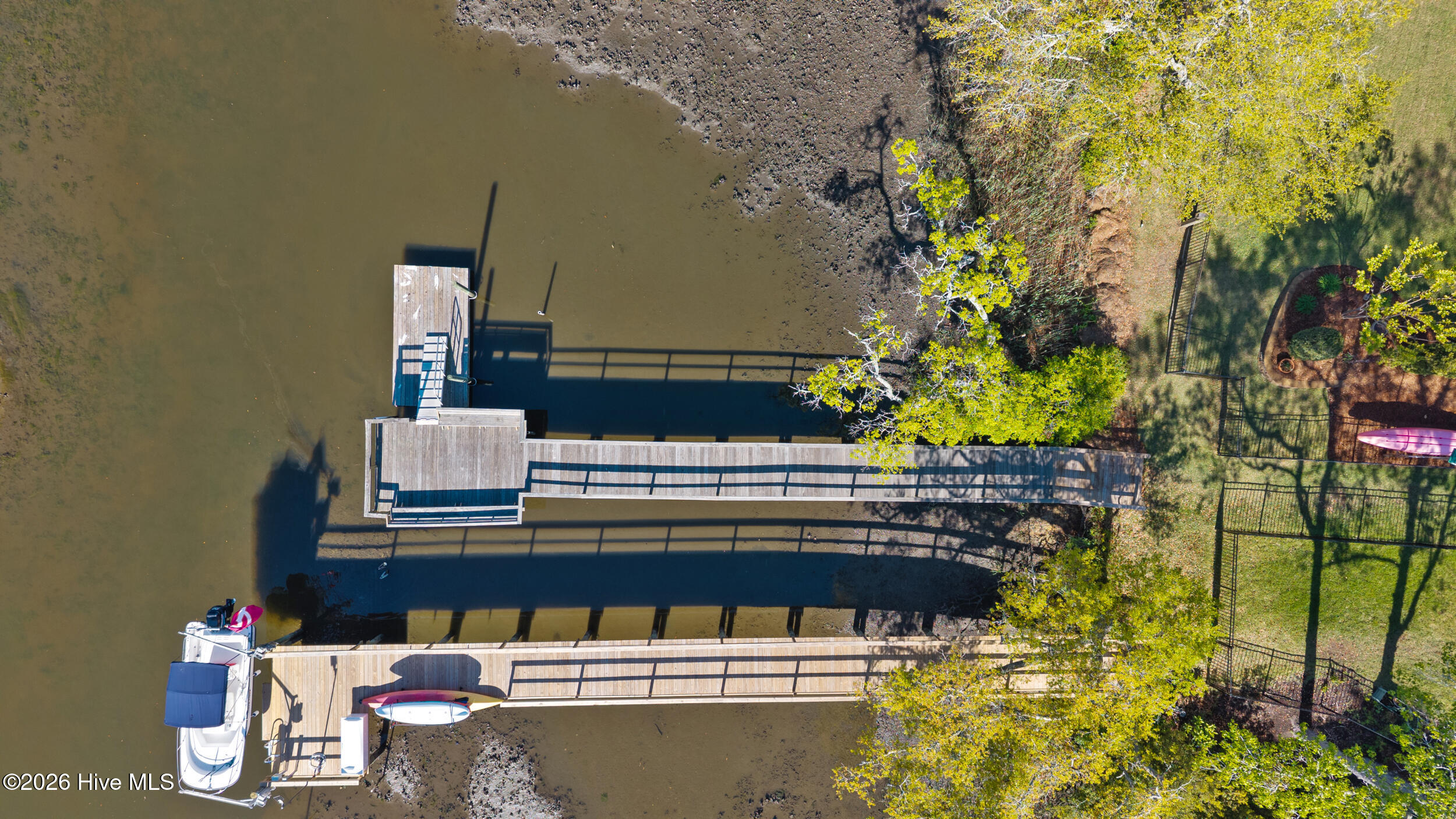 100567096 | Photo 76