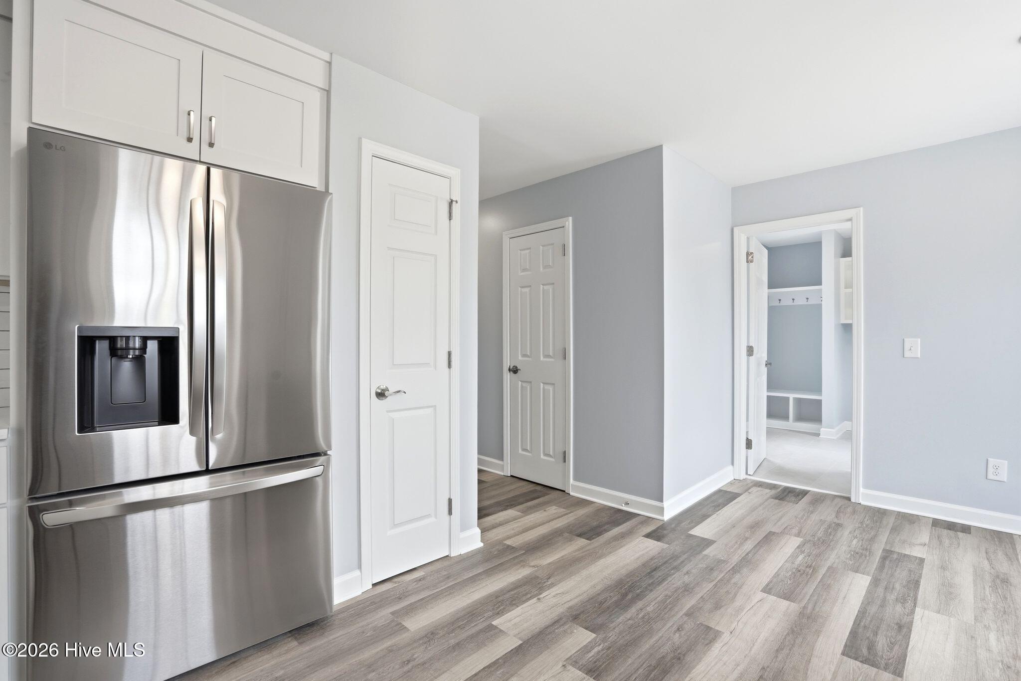 100557093 | Photo 27