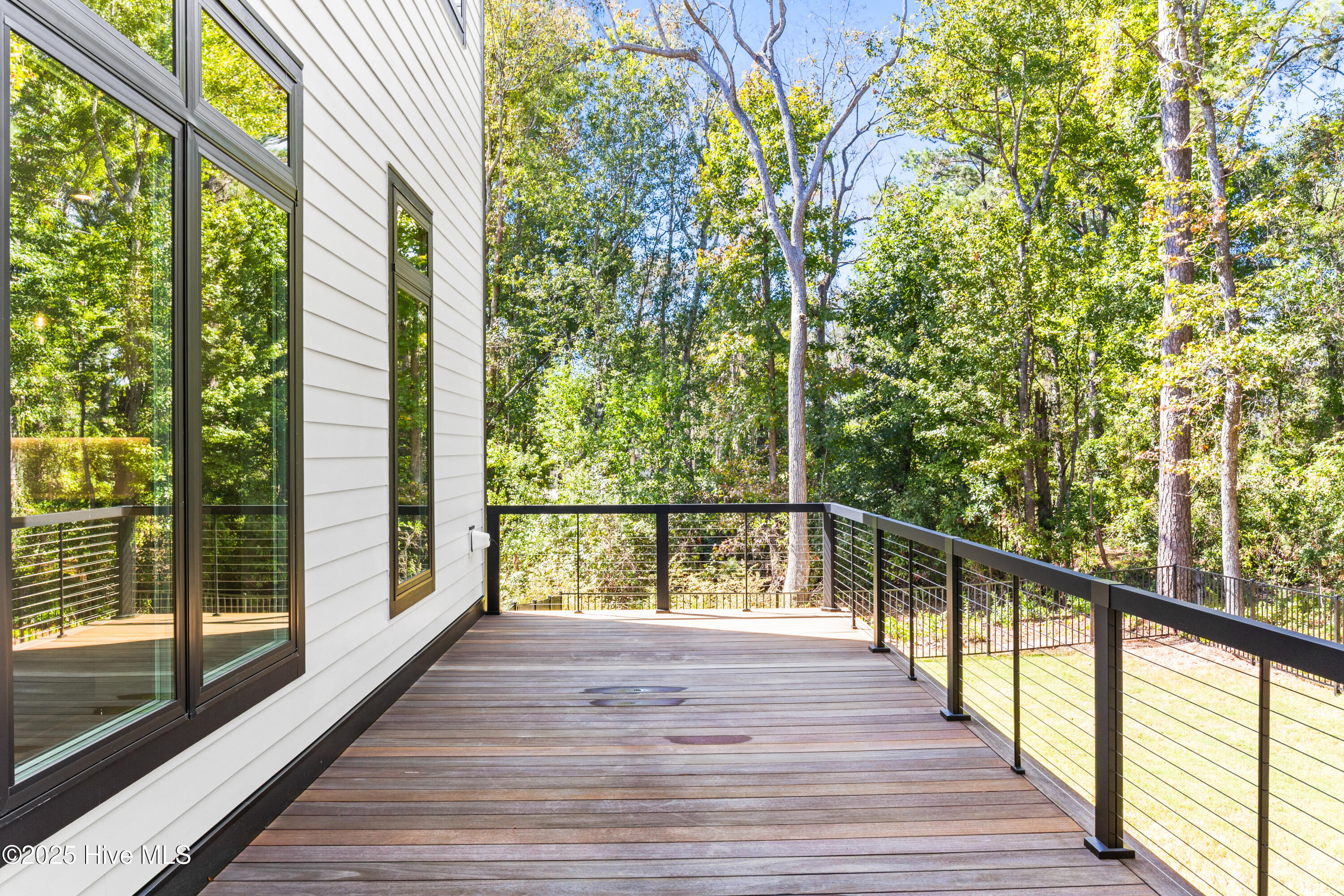 100535066 | Photo 44