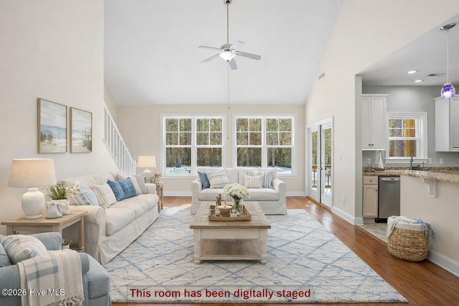 100552828 | Photo 12