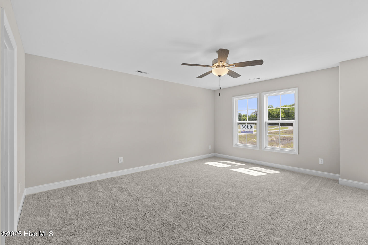 100469992 | Photo 18