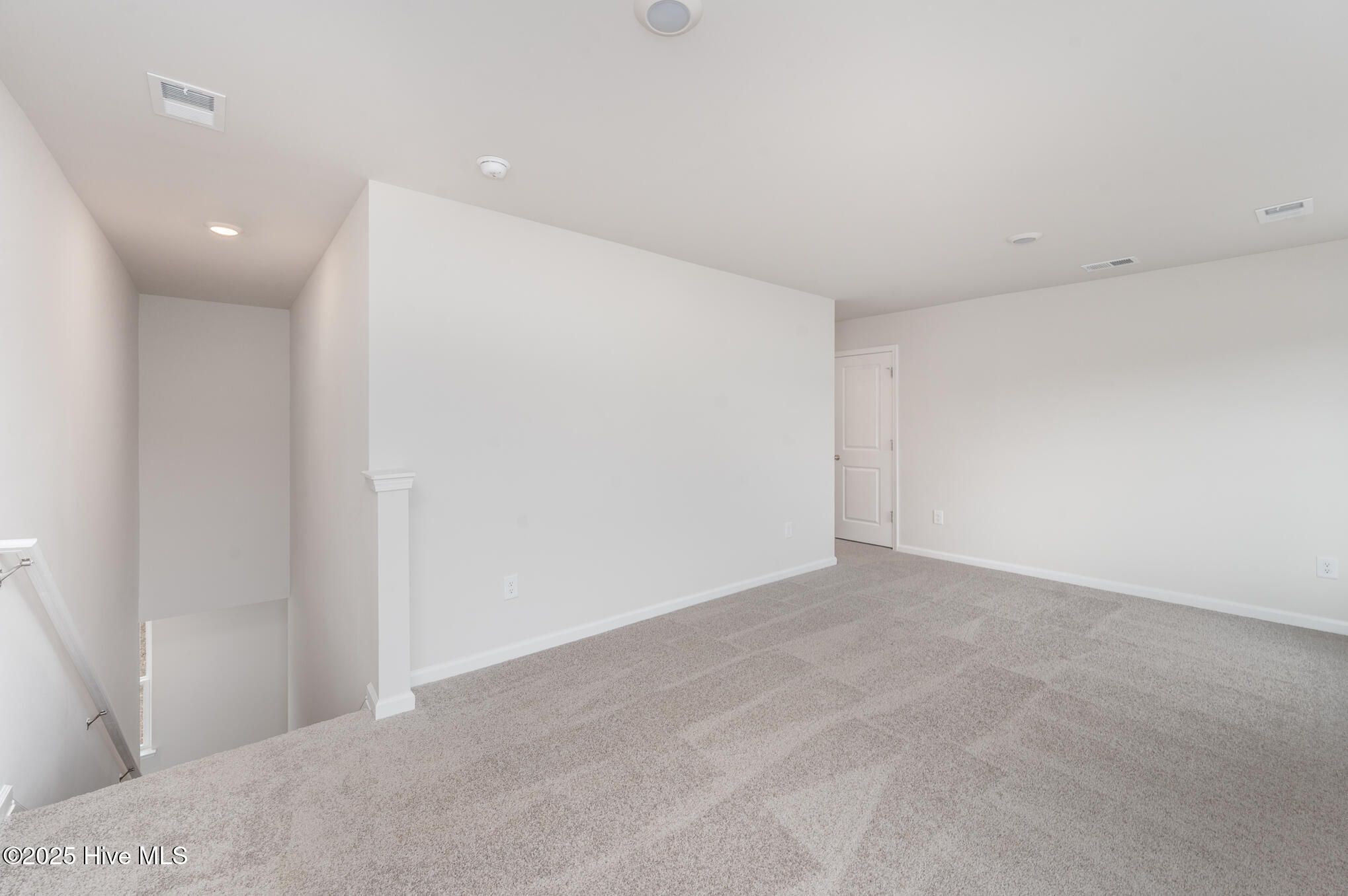 100529344 | Photo 19