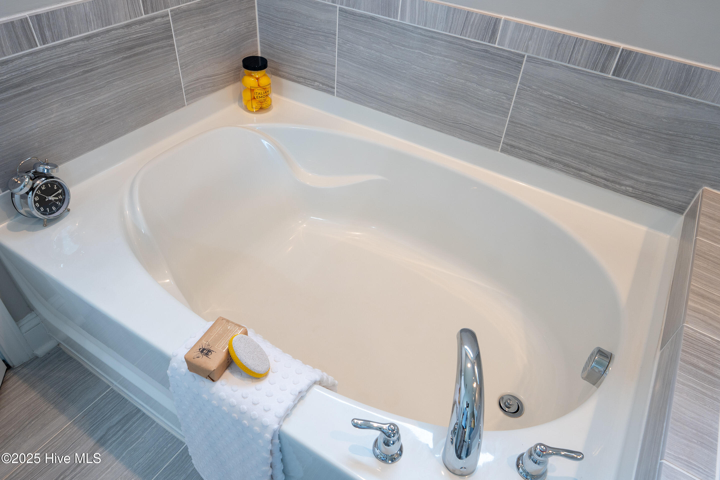 100526662 | Photo 37