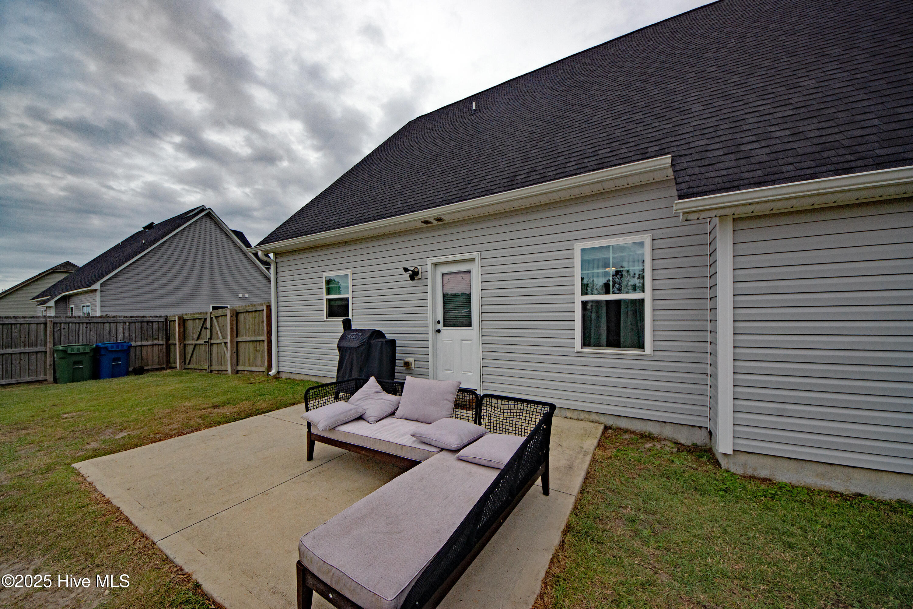 100539129 | Photo 51