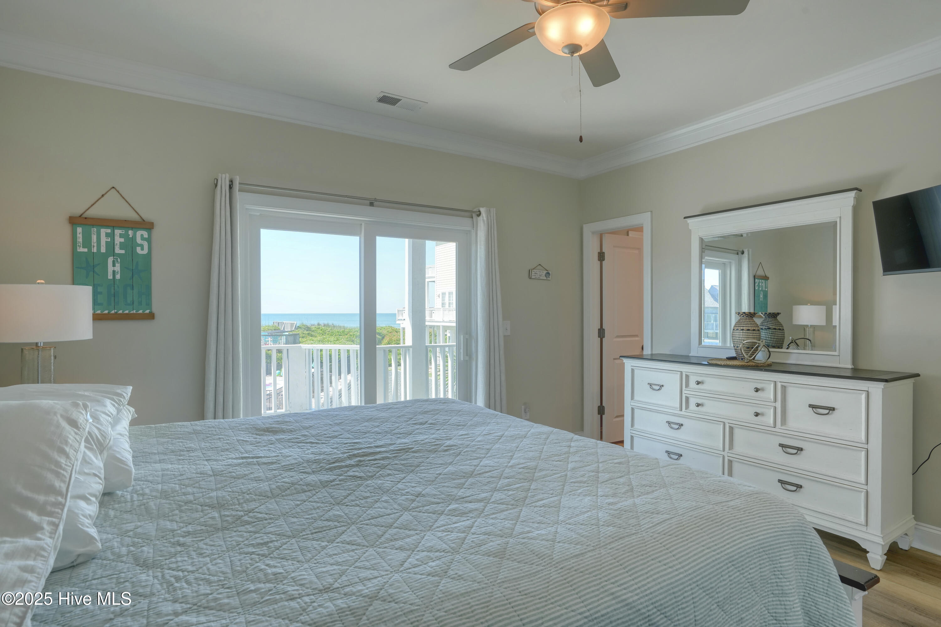 100510415 | Photo 23