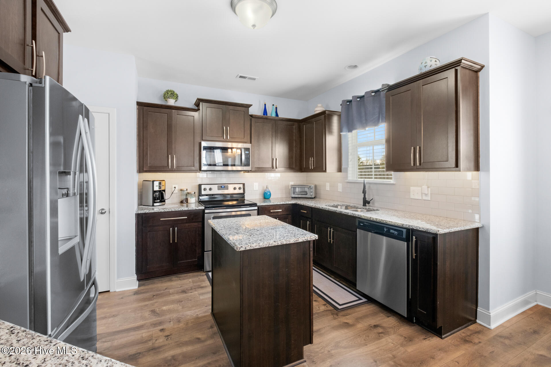 100552909 | Photo 18